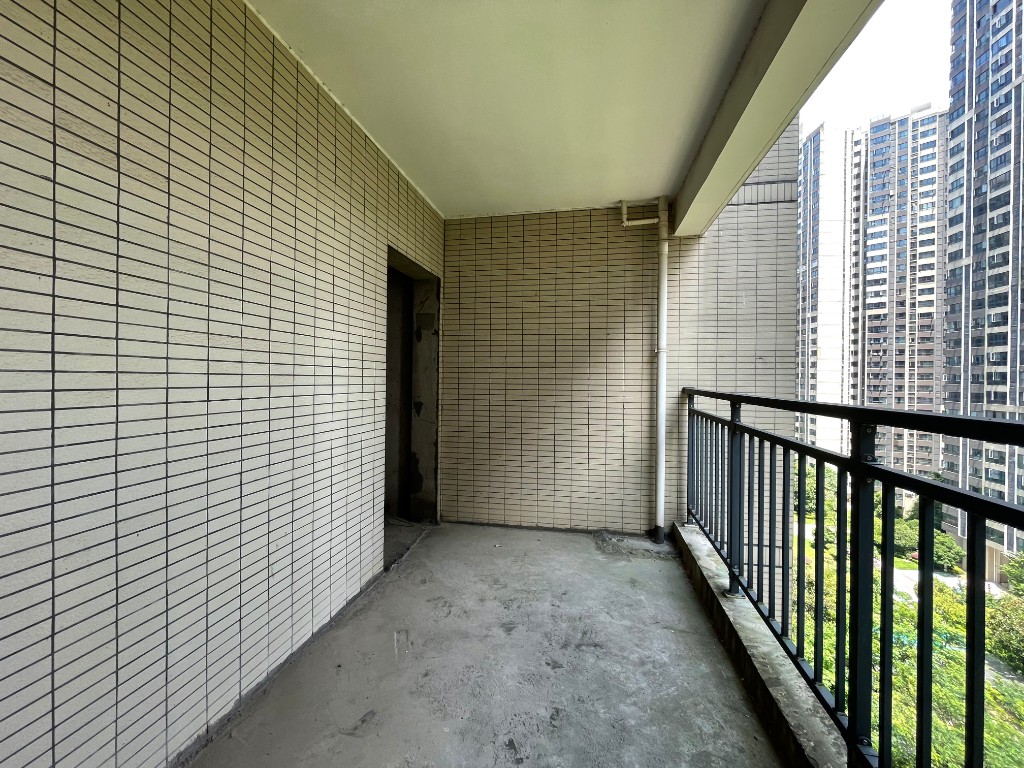 美的城二期 3室2厅2卫 74.6万 美的城二期 3室2厅2卫 74.6万客厅