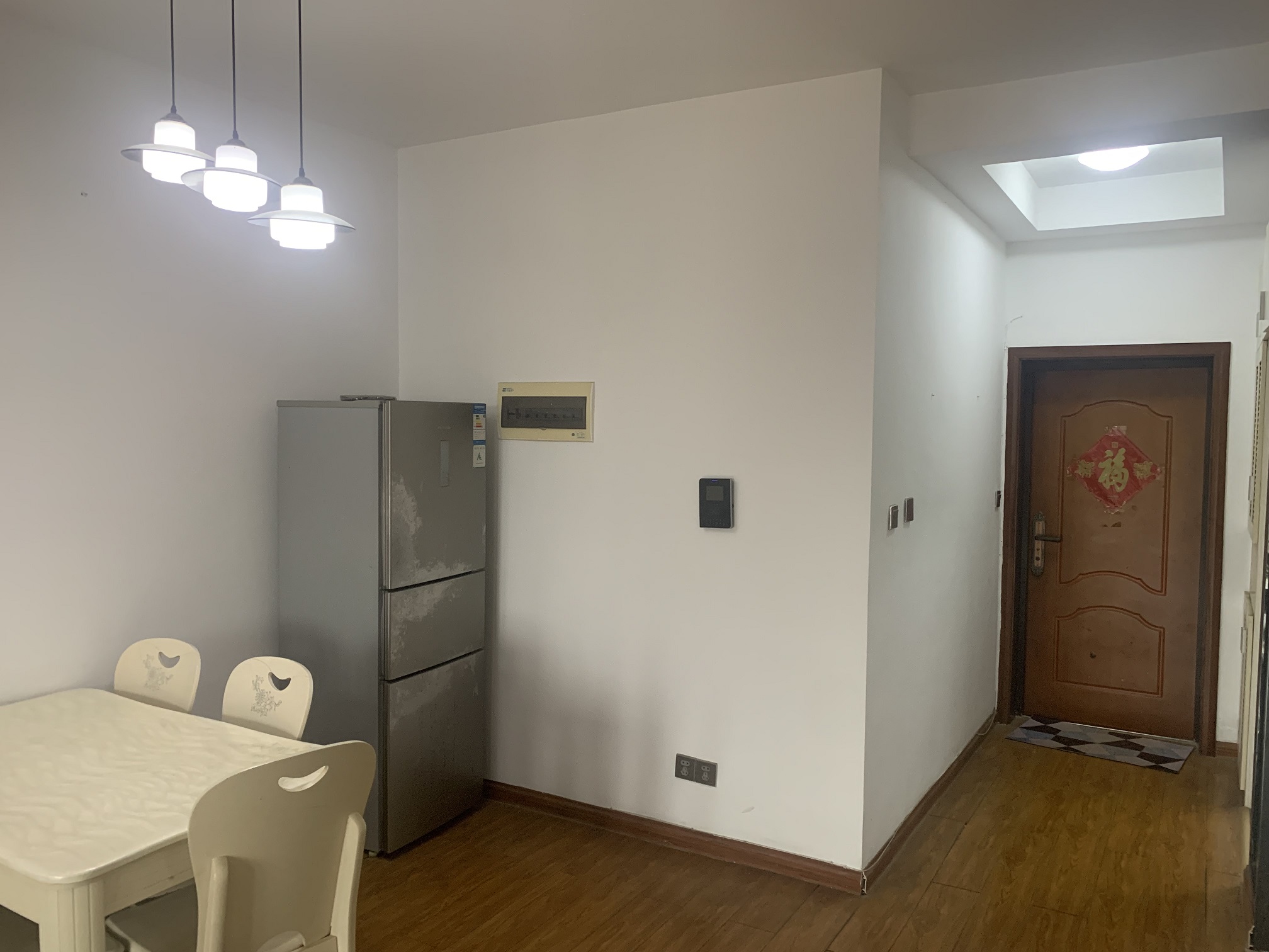 泰山公馆 2室2厅1卫 52.8万 泰山公馆 2室2厅1卫 52.8万客厅