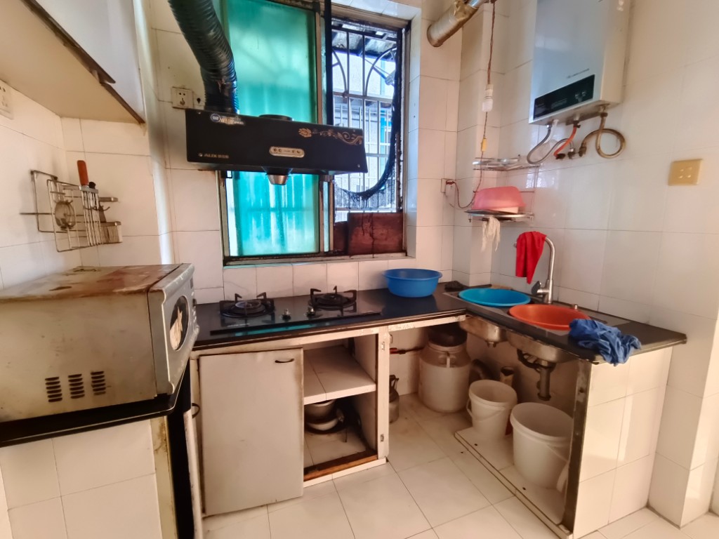 泰苑小区 3室2厅1卫 42.8万 泰苑小区 3室2厅1卫 42.8万客厅