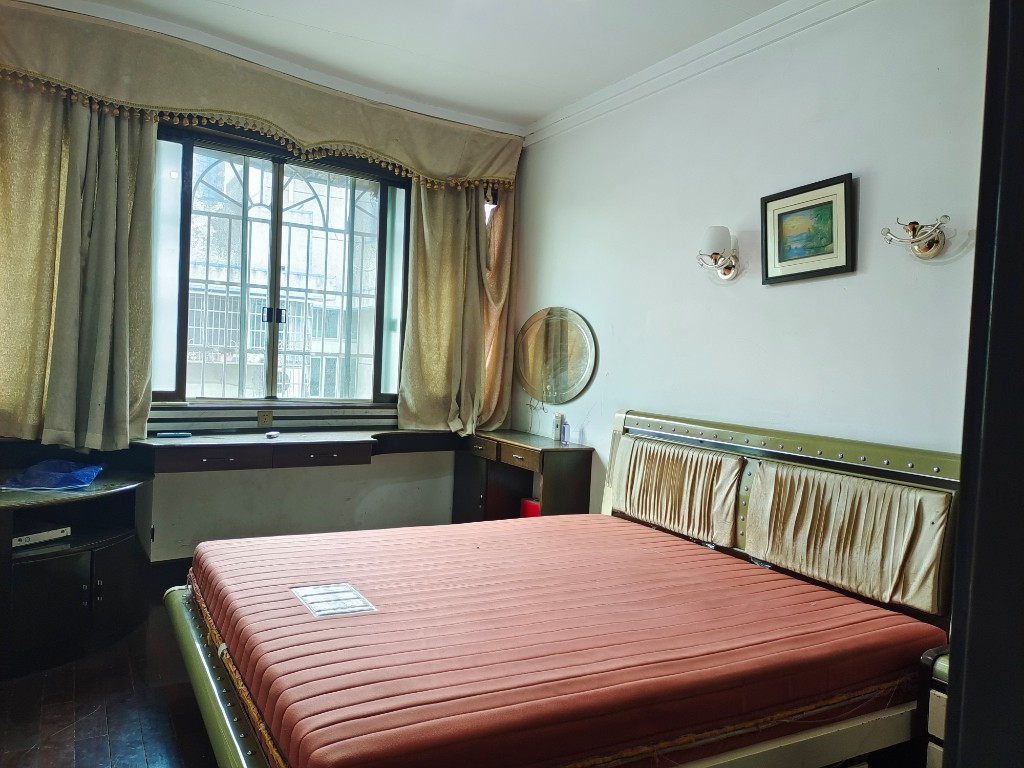 泰苑小区 3室2厅1卫 42.8万 泰苑小区 3室2厅1卫 42.8万客厅