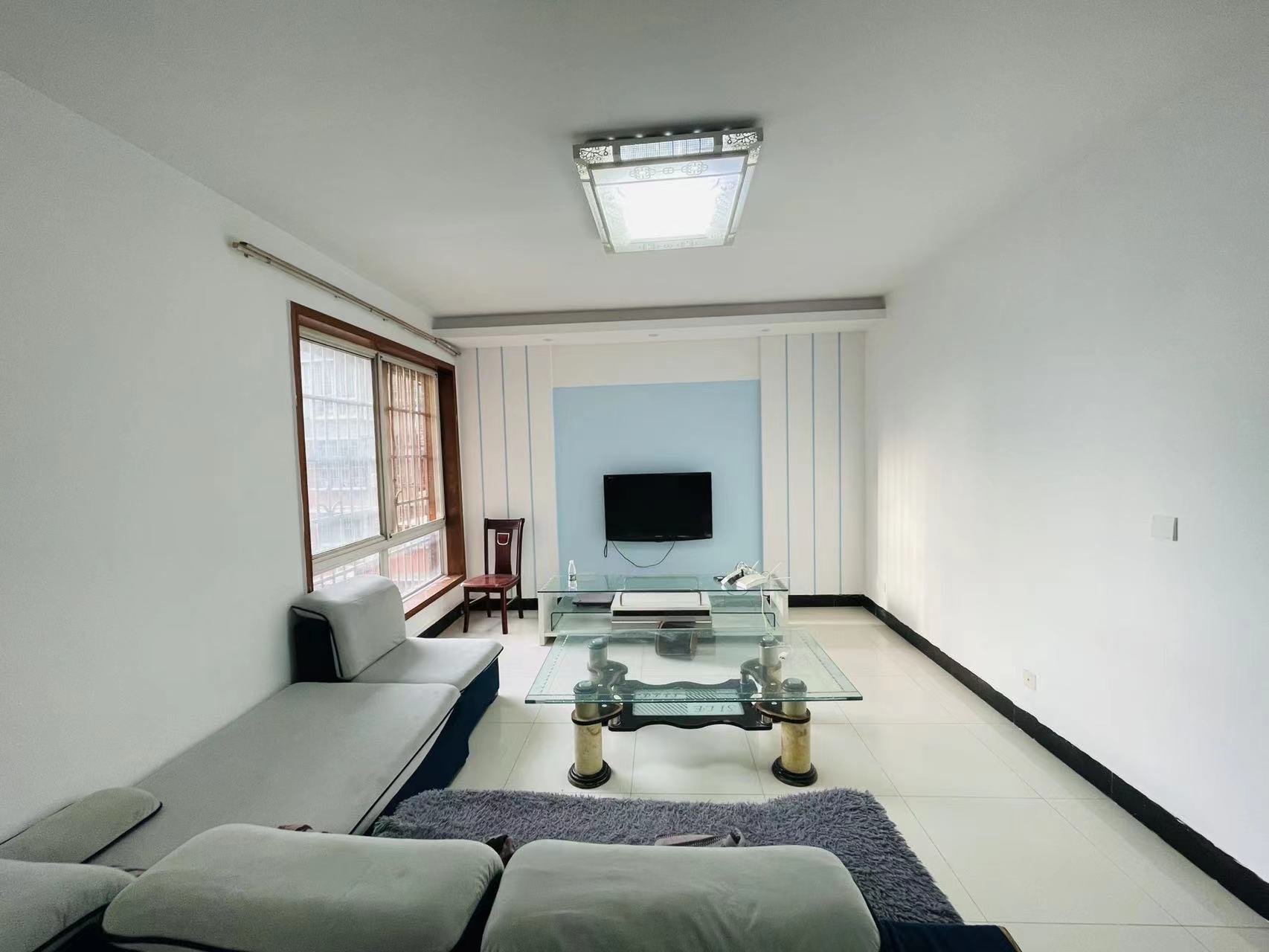 怡荷园小区 2室2厅1卫 32.0万 怡荷园小区 2室2厅1卫 32.0万客厅