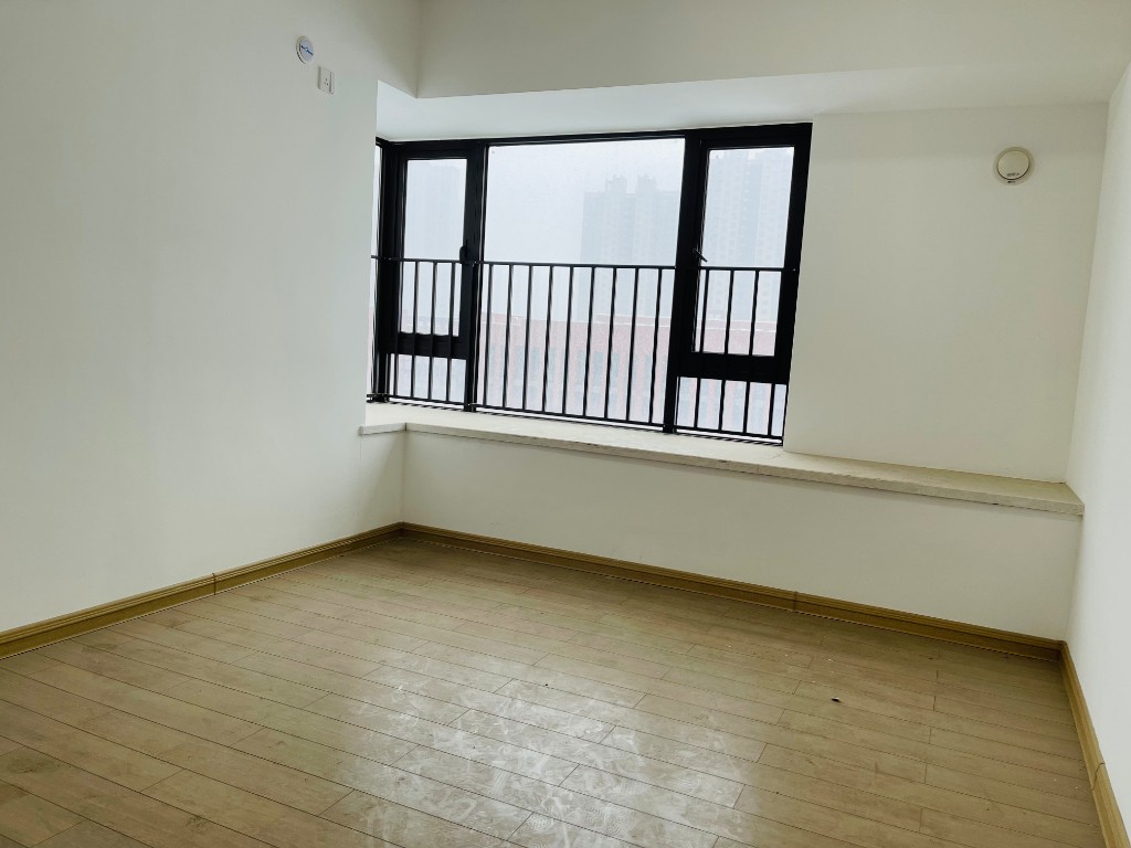 美的翰城 4室2厅2卫 95.0万 美的翰城 4室2厅2卫 95.0万客厅