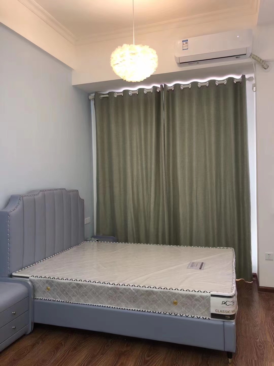 香槟小镇 1室1厅1卫 31.0万 香槟小镇 1室1厅1卫 31.0万客厅