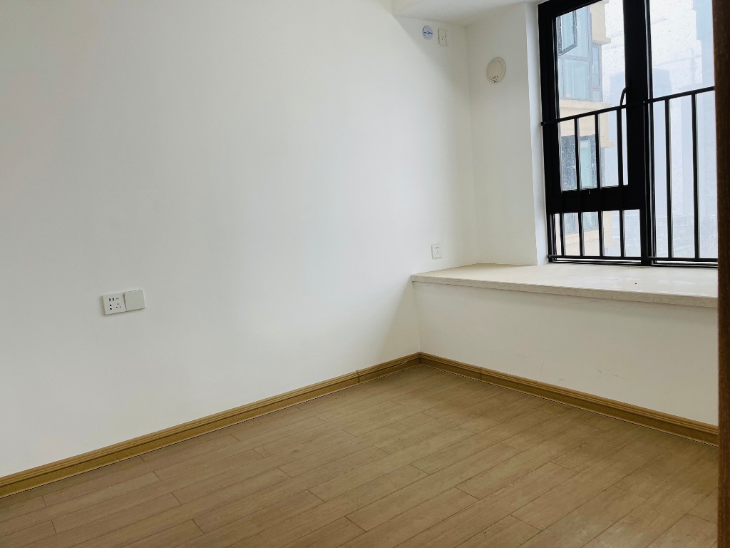 美的翰城 4室2厅2卫 95.0万 美的翰城 4室2厅2卫 95.0万客厅