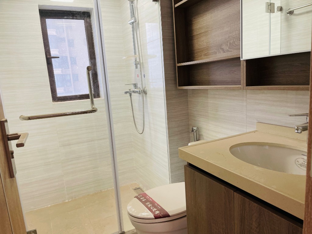 美的翰城 4室2厅2卫 95.0万 美的翰城 4室2厅2卫 95.0万客厅