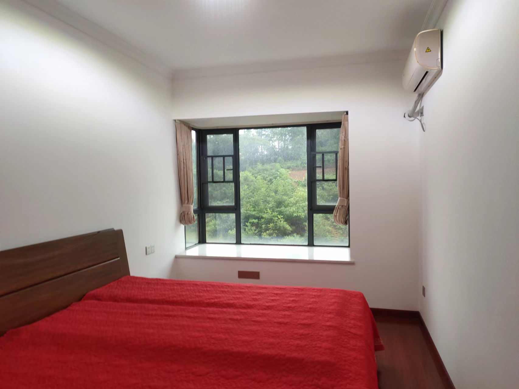 城市公园 5室2厅2卫 115.0万 城市公园 5室2厅2卫 115.0万客厅