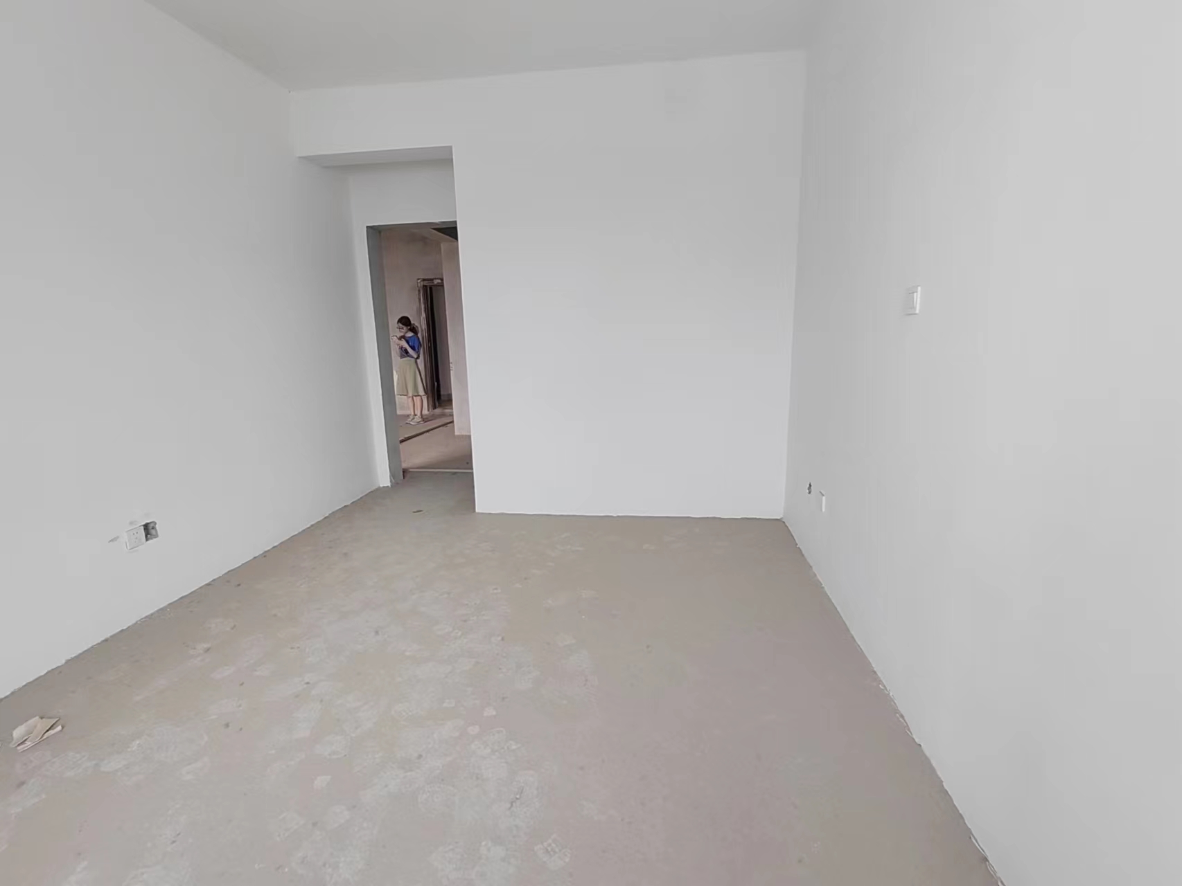 西郡佳园 2室2厅1卫 55.0万 西郡佳园 2室2厅1卫 55.0万客厅