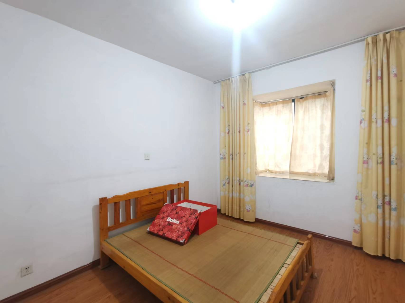 圣华名城建设北路110号 2室2厅2卫 38.0万 圣华名城建设北路110号 2室2厅2卫 38.0万客厅