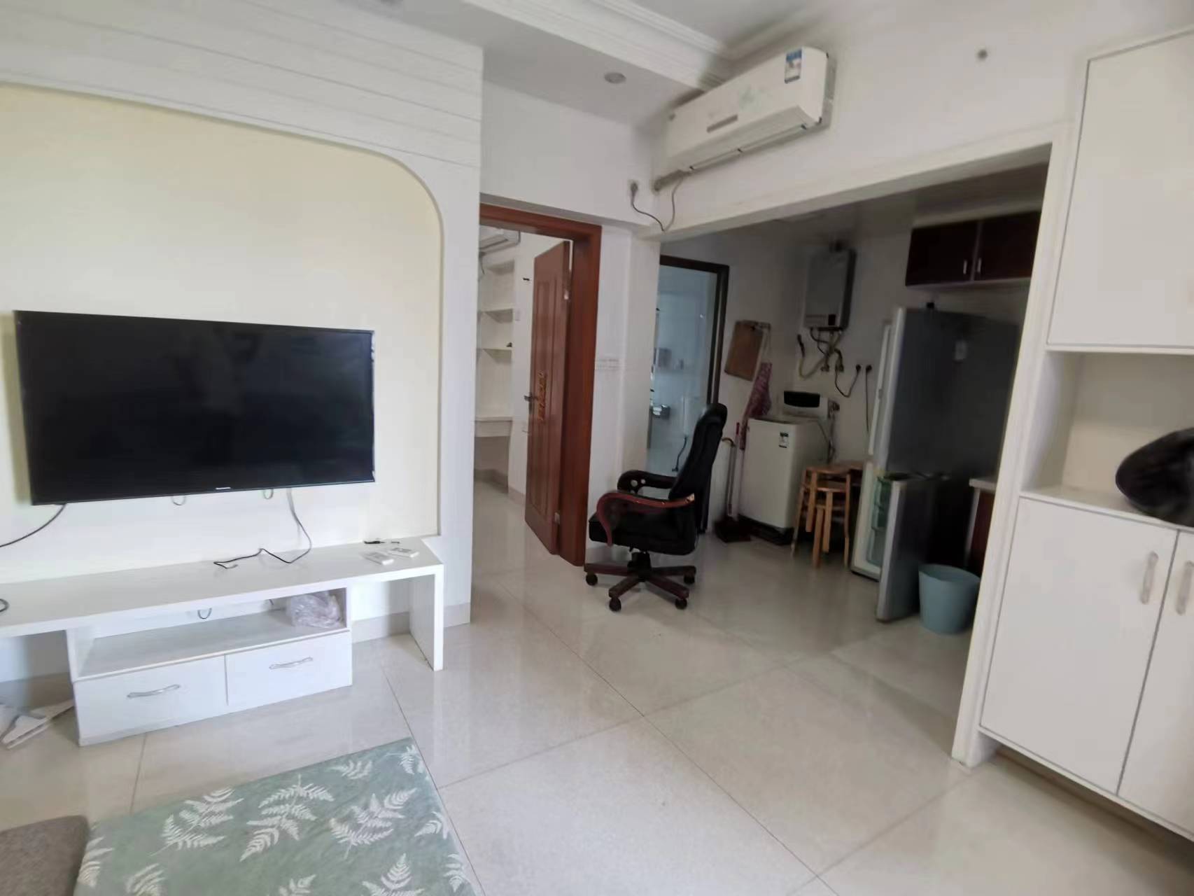 美的城二期 1室1厅1卫 40.0万 美的城二期 1室1厅1卫 40.0万客厅