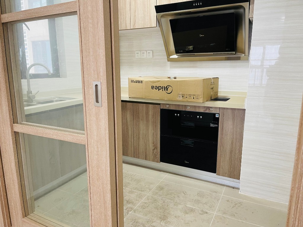 美的翰城 4室2厅2卫 95.0万 美的翰城 4室2厅2卫 95.0万客厅