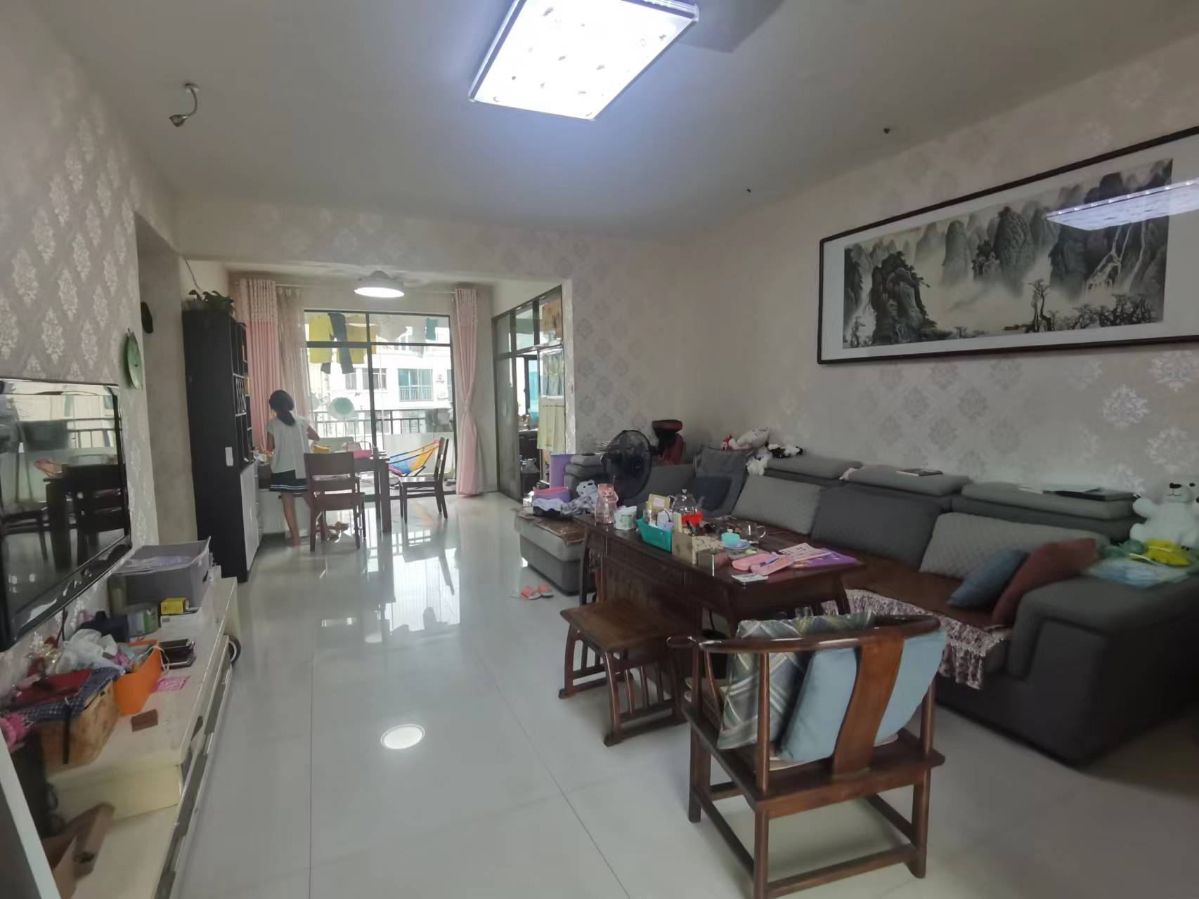 中央皇庭 3室2厅1卫 56.8万 中央皇庭 3室2厅1卫 56.8万客厅