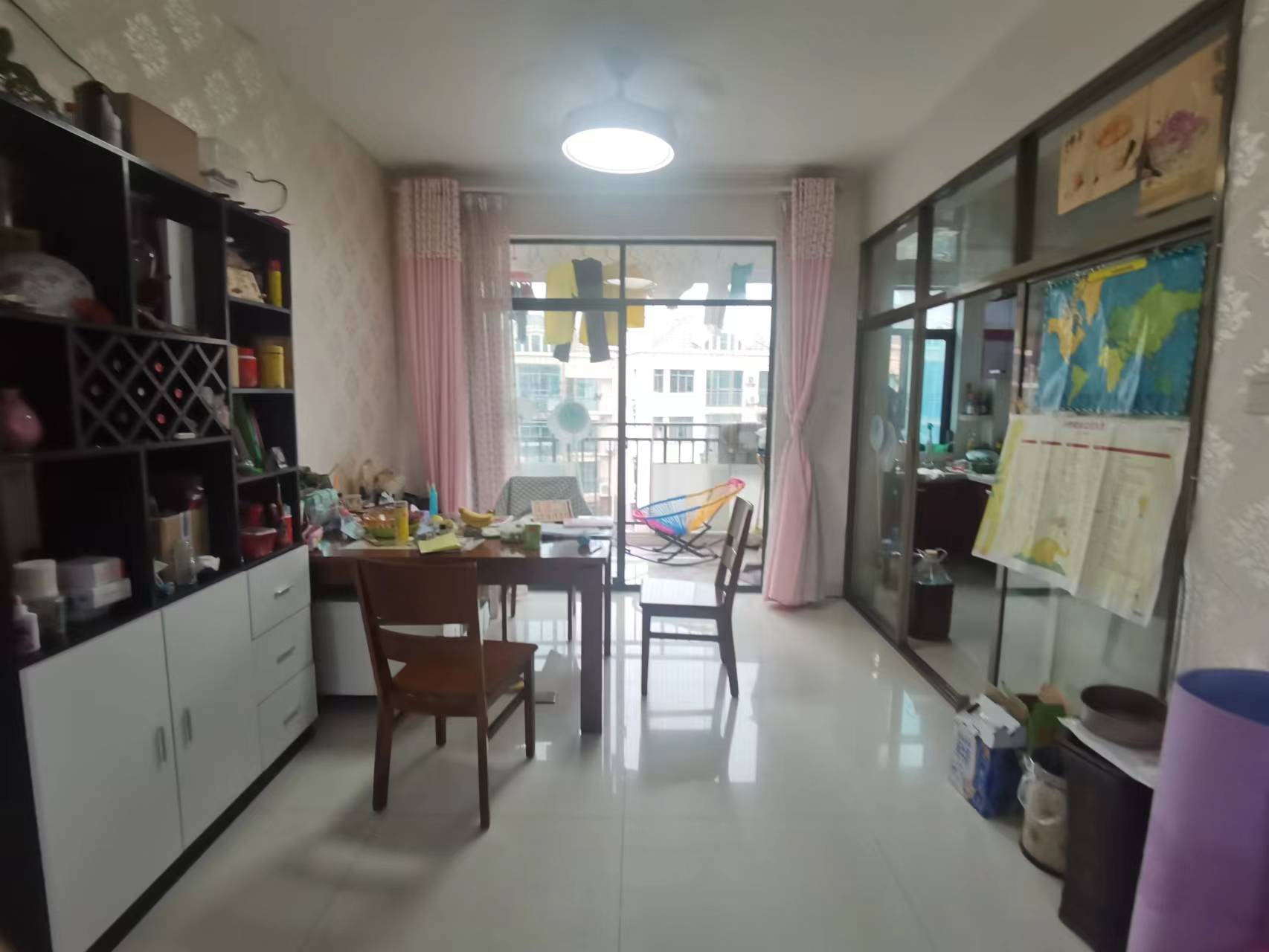 中央皇庭 3室2厅1卫 56.8万 中央皇庭 3室2厅1卫 56.8万客厅