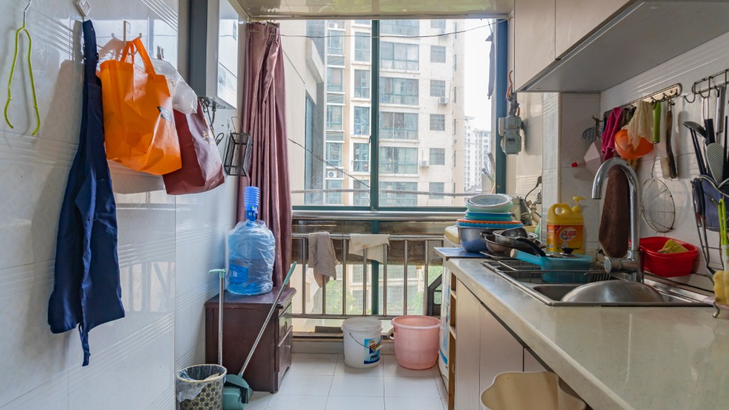 桃花里 2室2厅1卫 58.8万 桃花里 2室2厅1卫 58.8万客厅