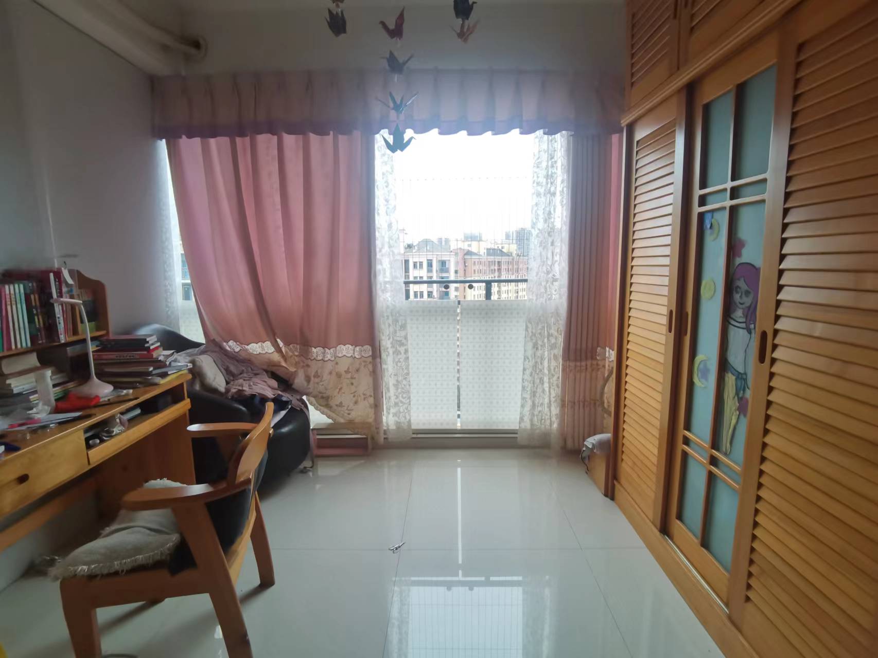 中央皇庭 3室2厅1卫 56.8万 中央皇庭 3室2厅1卫 56.8万客厅