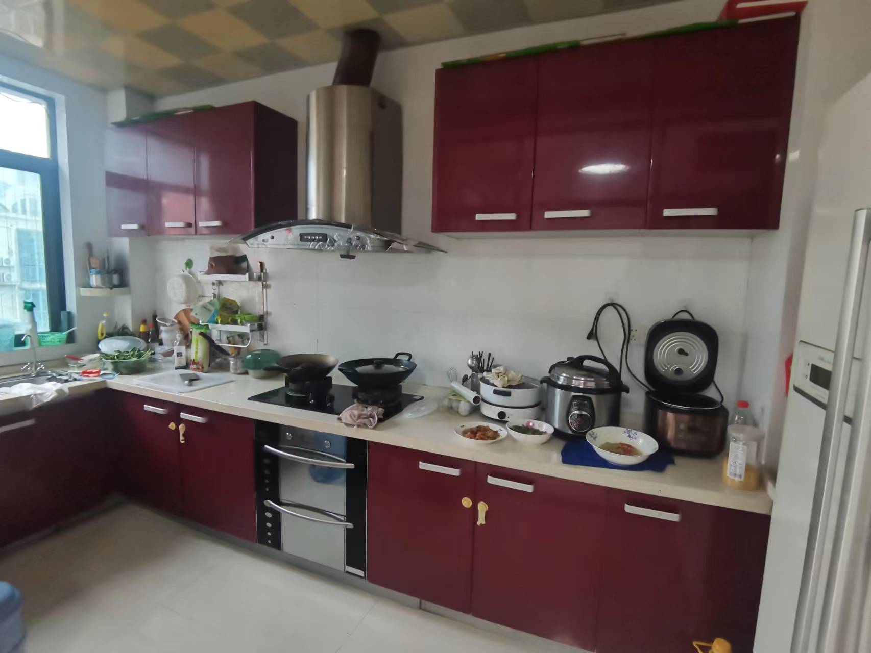 中央皇庭 3室2厅1卫 56.8万 中央皇庭 3室2厅1卫 56.8万客厅