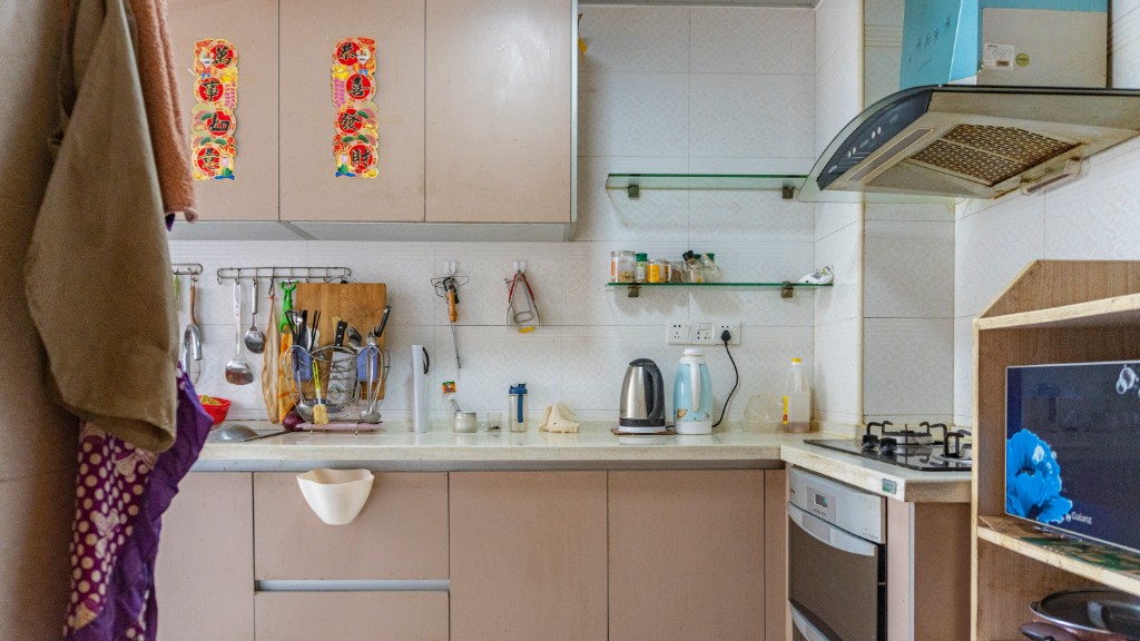 桃花里 2室2厅1卫 58.8万 桃花里 2室2厅1卫 58.8万客厅