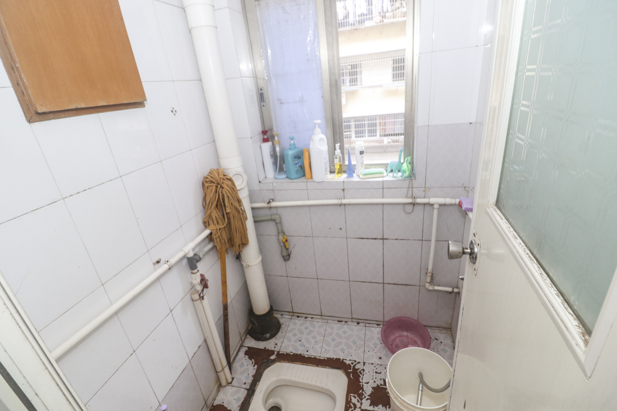 岳银小区(一二三五村) 2室2厅1卫 71.8万 岳银小区(一二三五村) 2室2厅1卫 71.8万卫生间