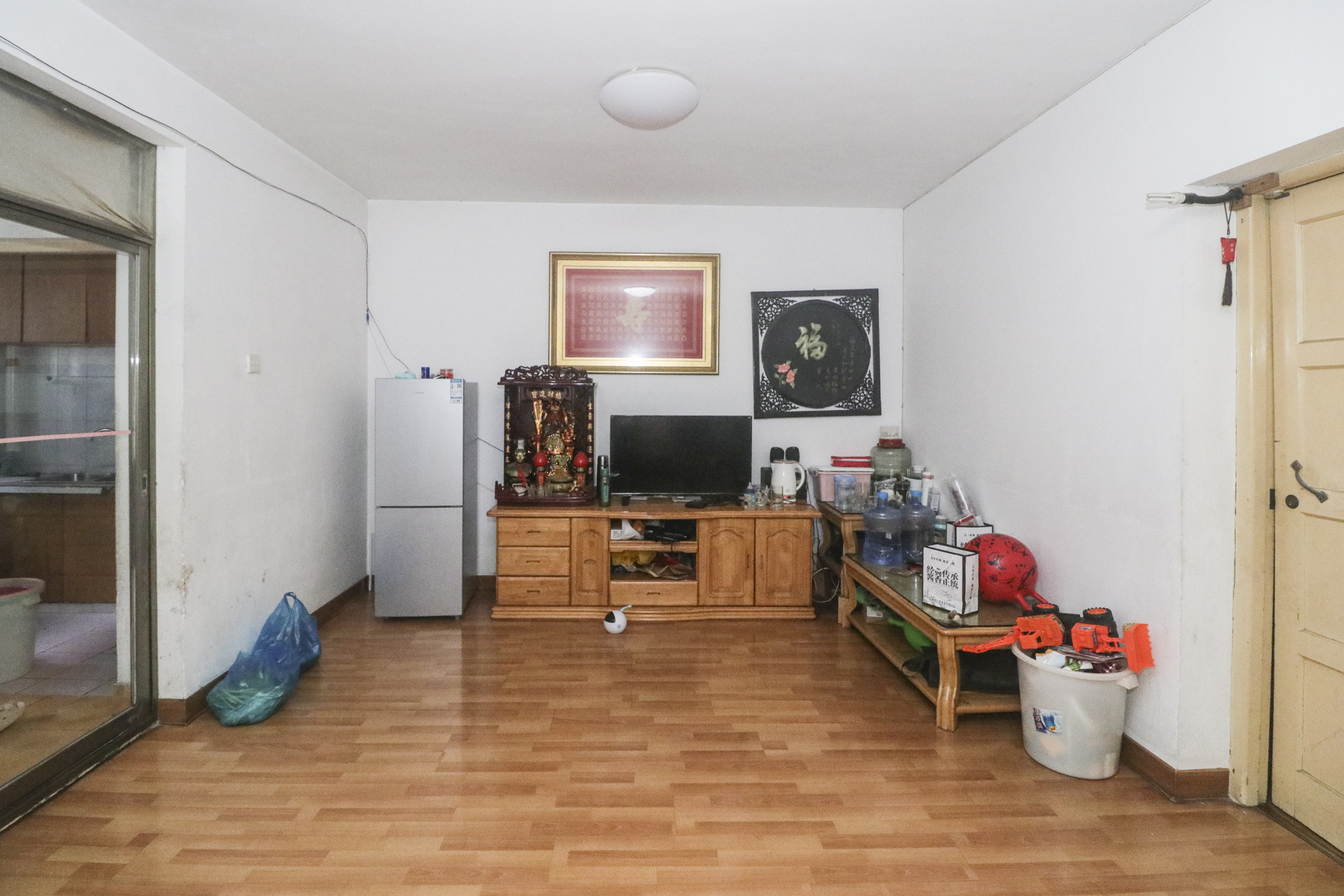 岳银小区(一二三五村) 2室2厅1卫 71.8万 岳银小区(一二三五村) 2室2厅1卫 71.8万客厅