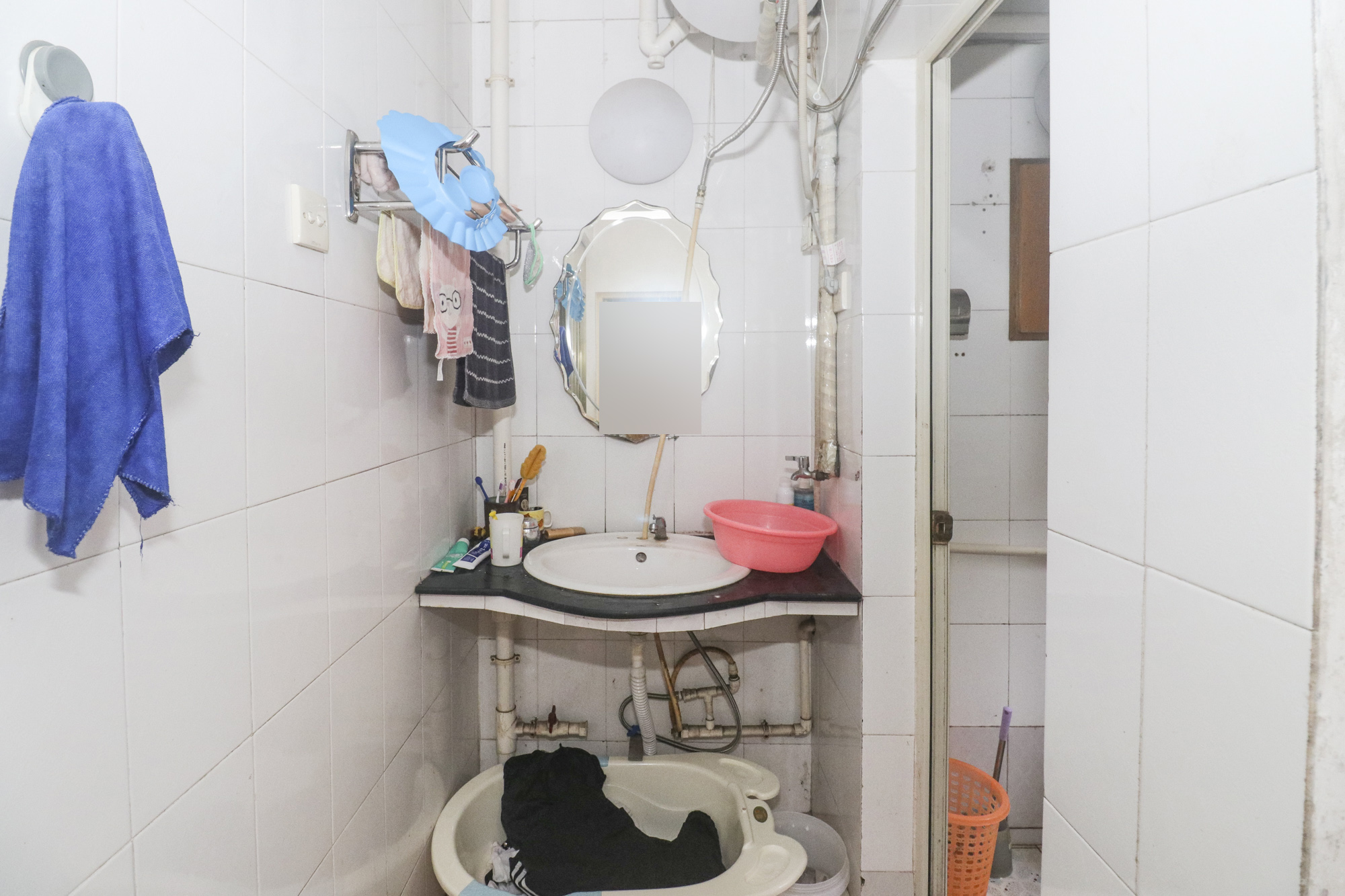 岳银小区(一二三五村) 2室2厅1卫 71.8万 岳银小区(一二三五村) 2室2厅1卫 71.8万卫生间