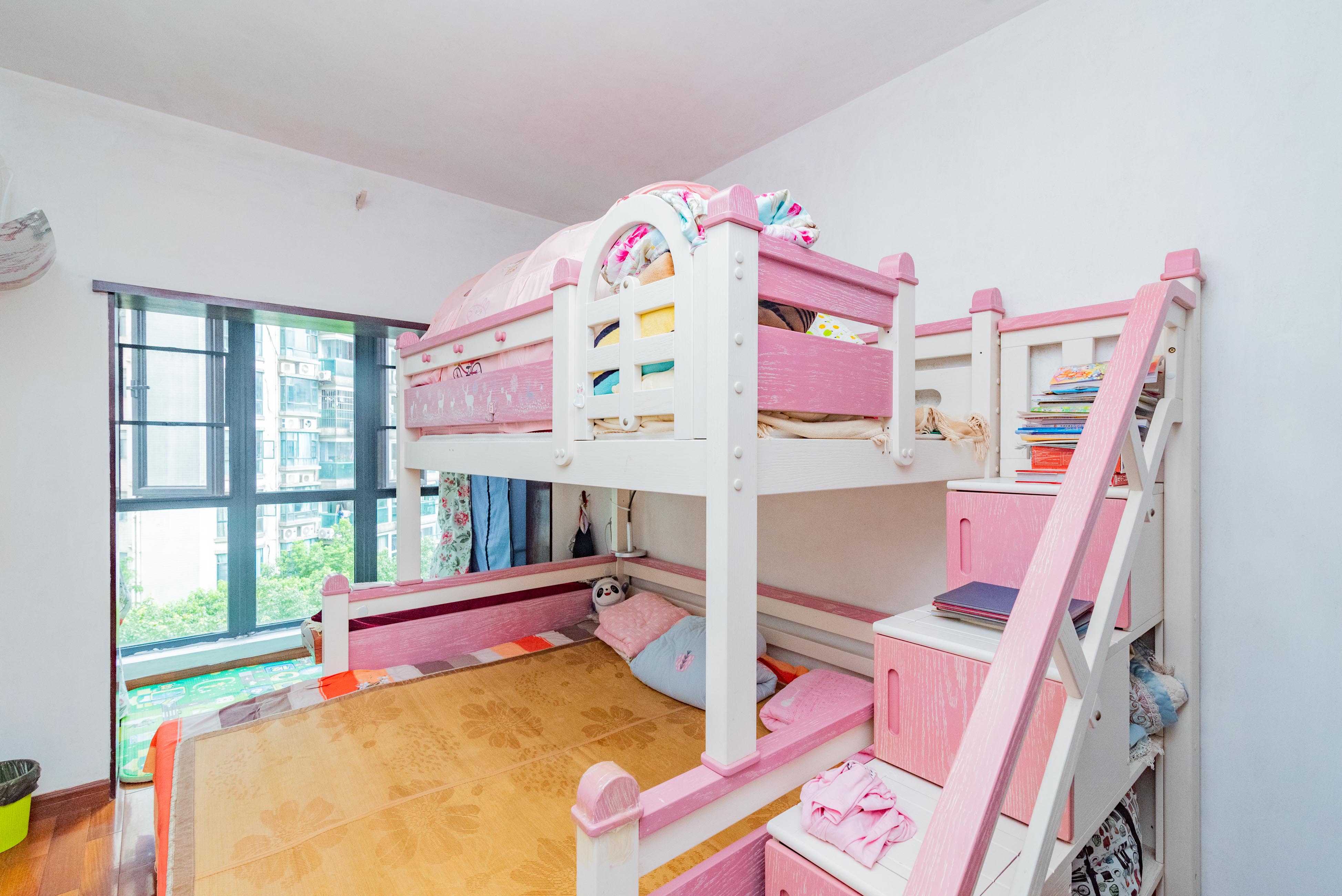 雍景园  3室2厅2卫    129.0万 雍景园  3室2厅2卫    129.0万卧室