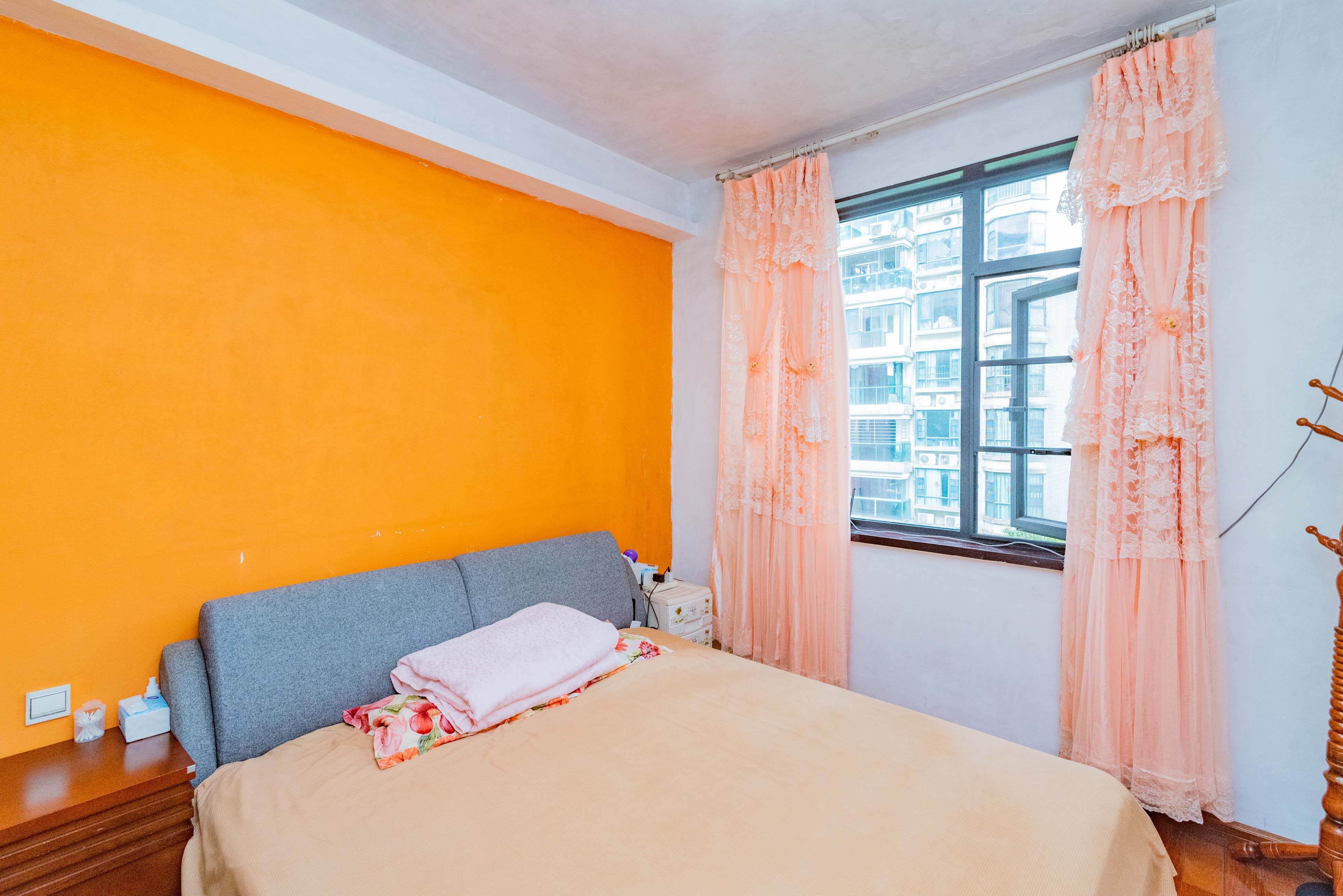 雍景园  3室2厅2卫    129.0万 雍景园  3室2厅2卫    129.0万卧室