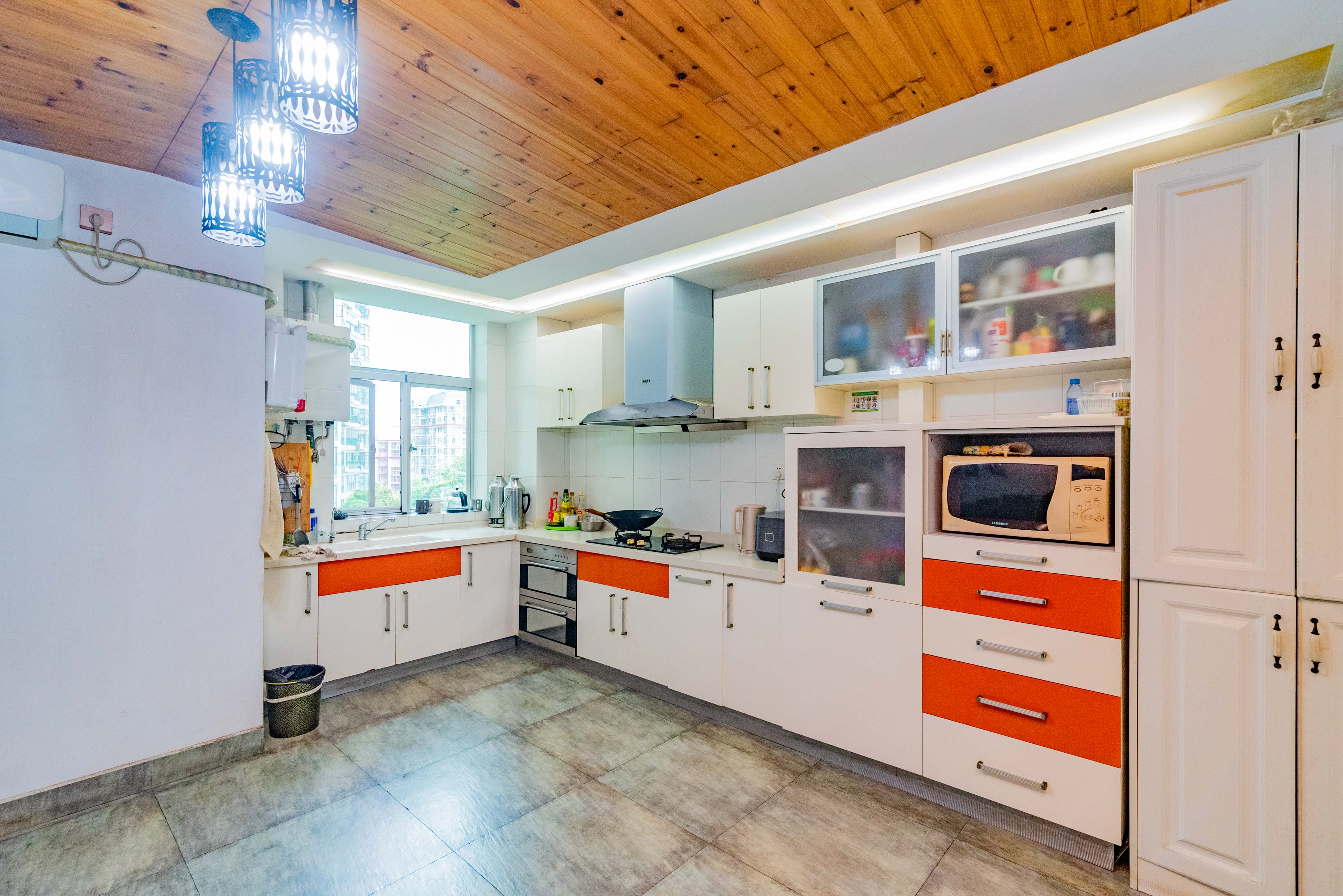 雍景园  3室2厅2卫    129.0万 雍景园  3室2厅2卫    129.0万厨房