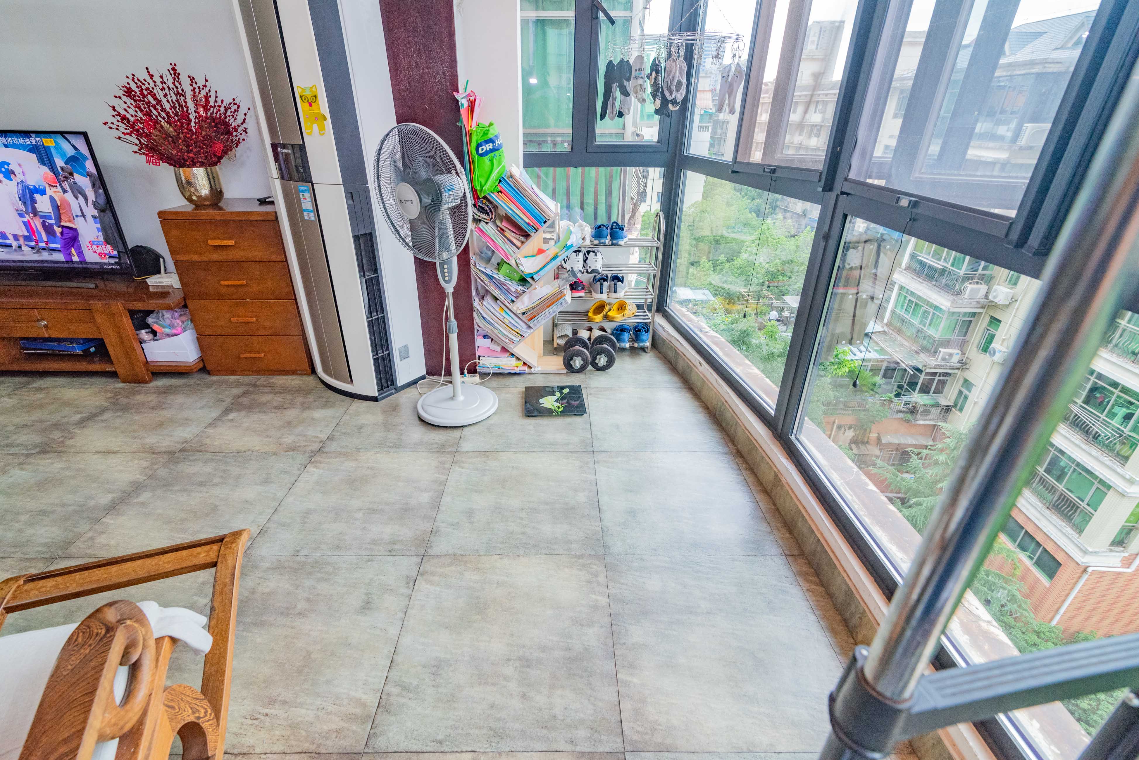 雍景园  3室2厅2卫    129.0万 雍景园  3室2厅2卫    129.0万阳台