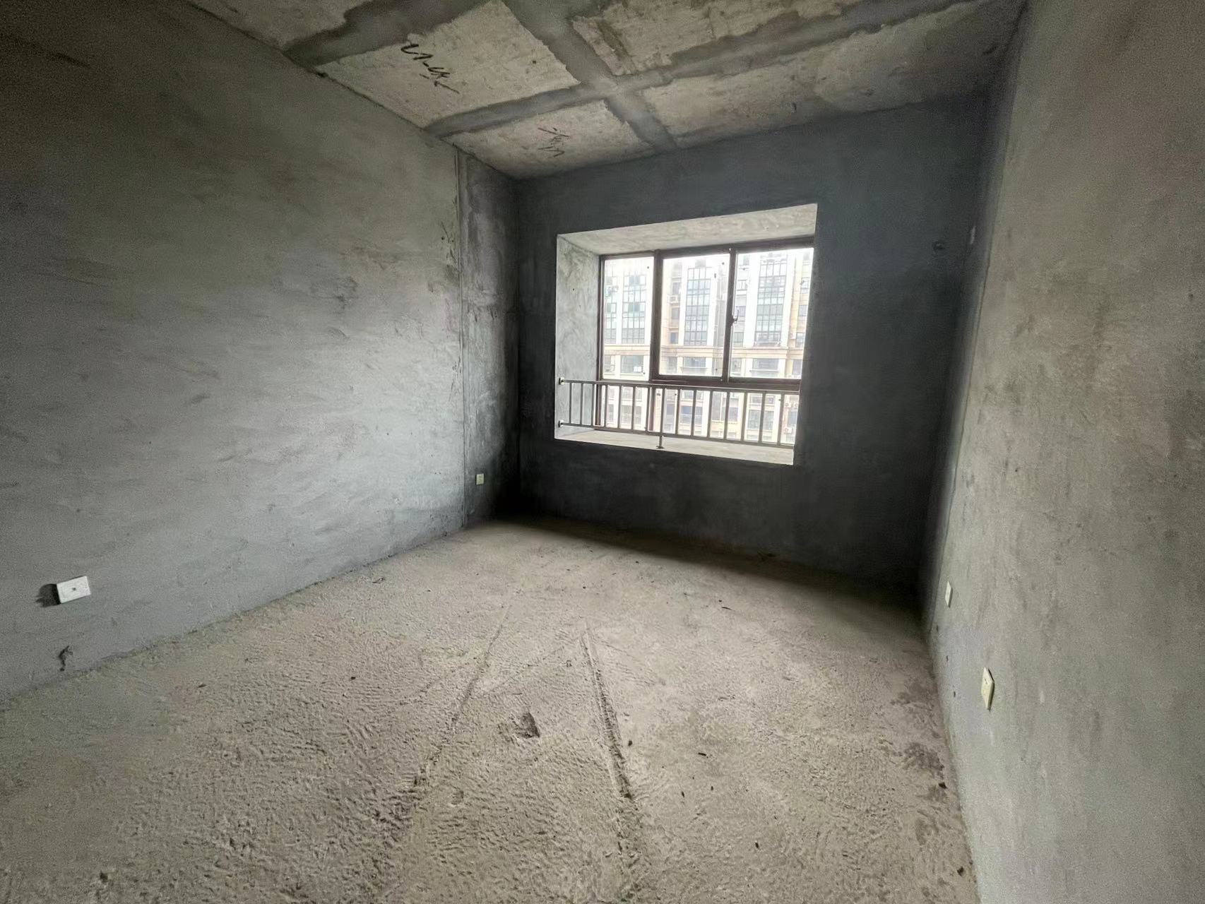 盛世金龙湾 3室2厅2卫 75.0万 盛世金龙湾 3室2厅2卫 75.0万客厅