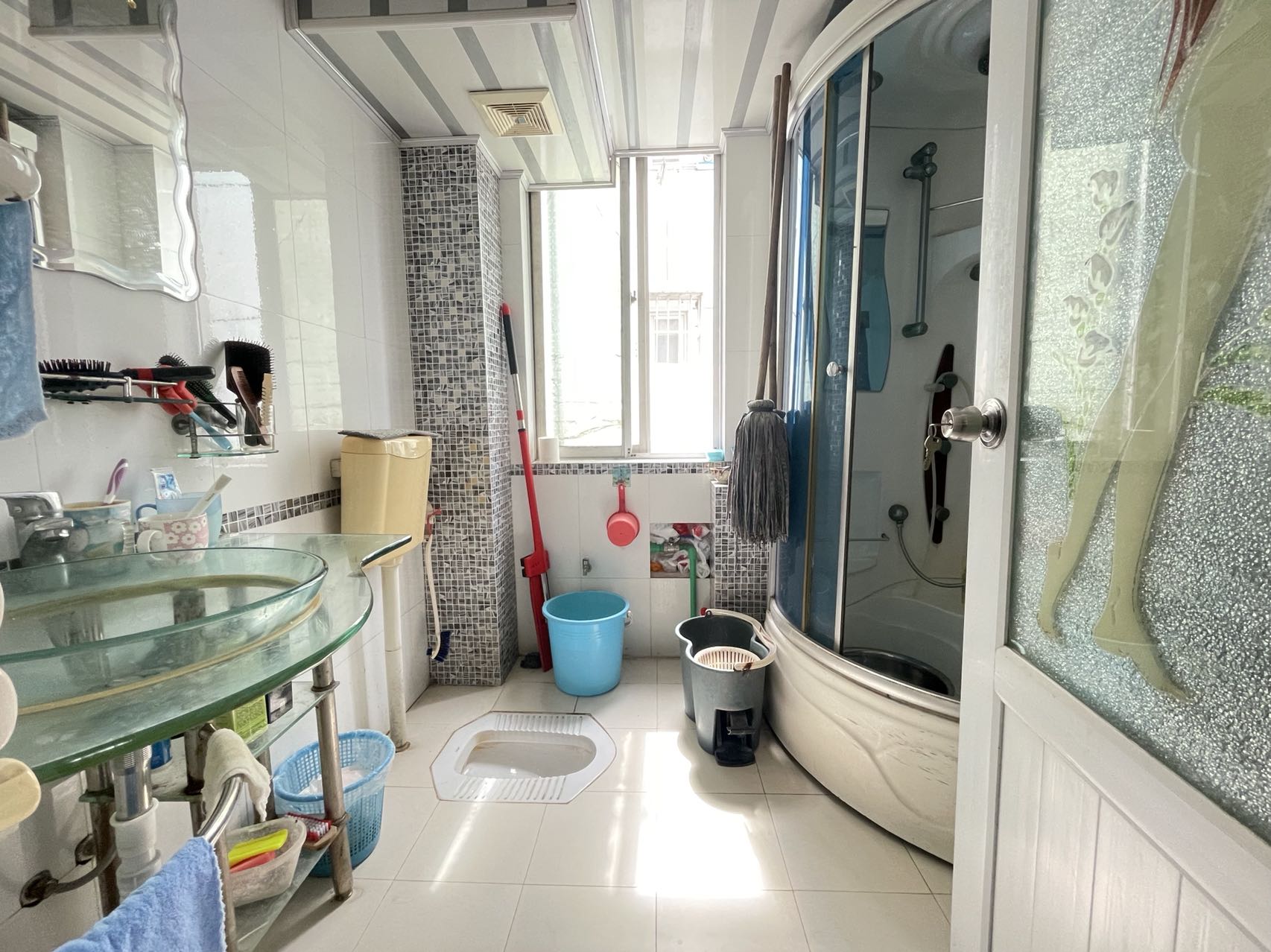 团结一村 5室2厅3卫 90.0万 团结一村 5室2厅3卫 90.0万客厅