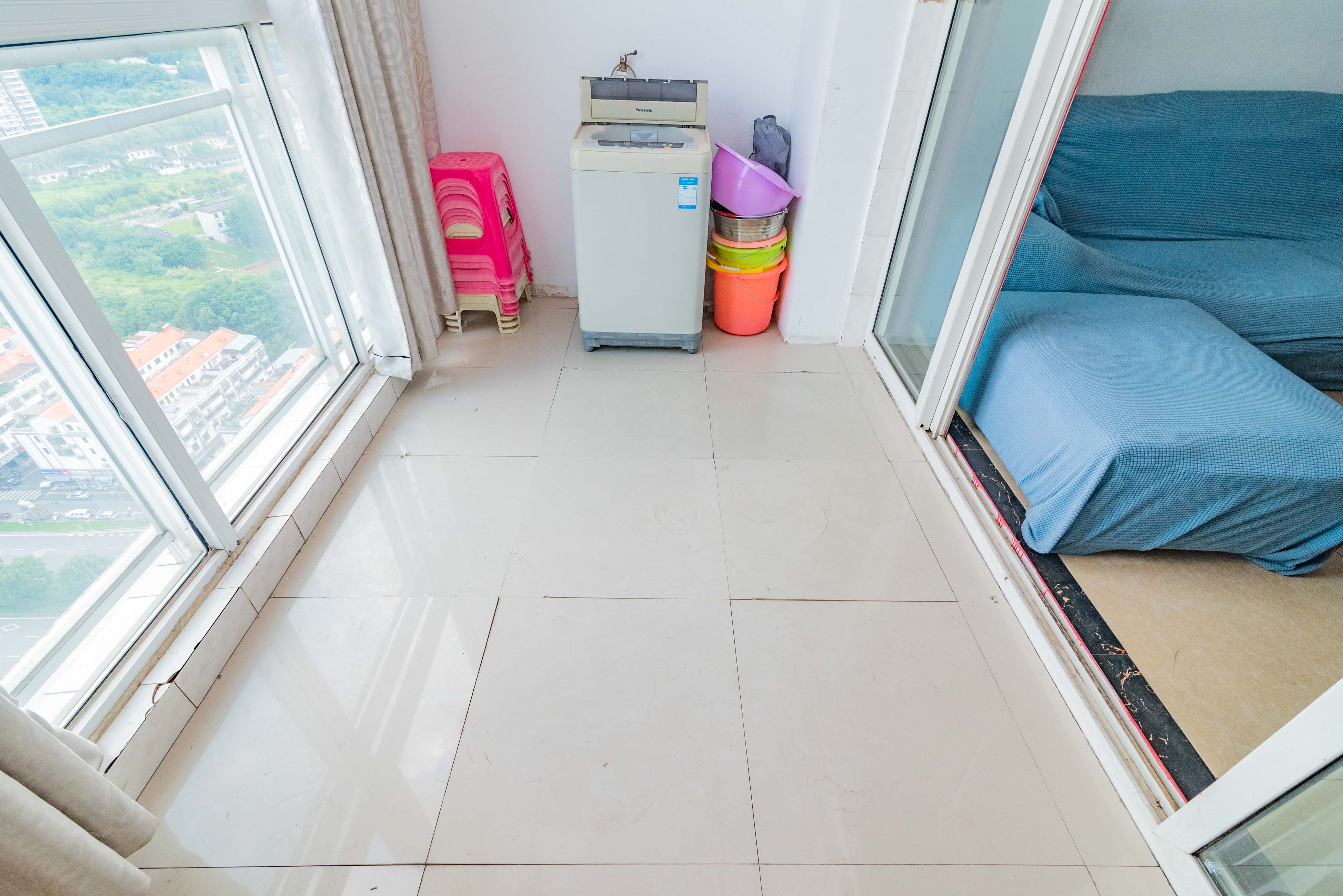 紫晶城 3室2厅1卫 70.0万 紫晶城 3室2厅1卫 70.0万阳台