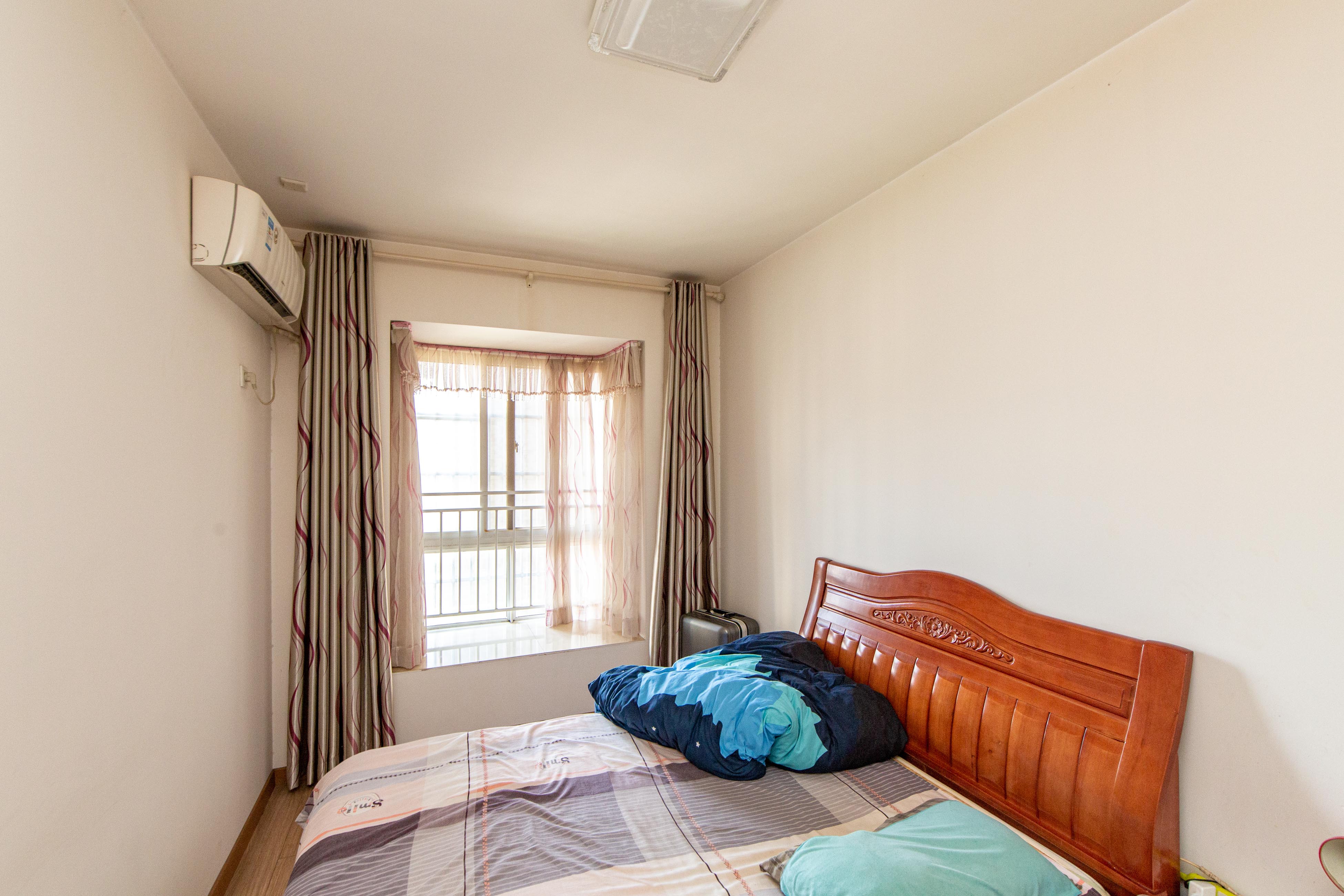 恒丰天湘华庭  3室2厅2卫    99.0万卧室