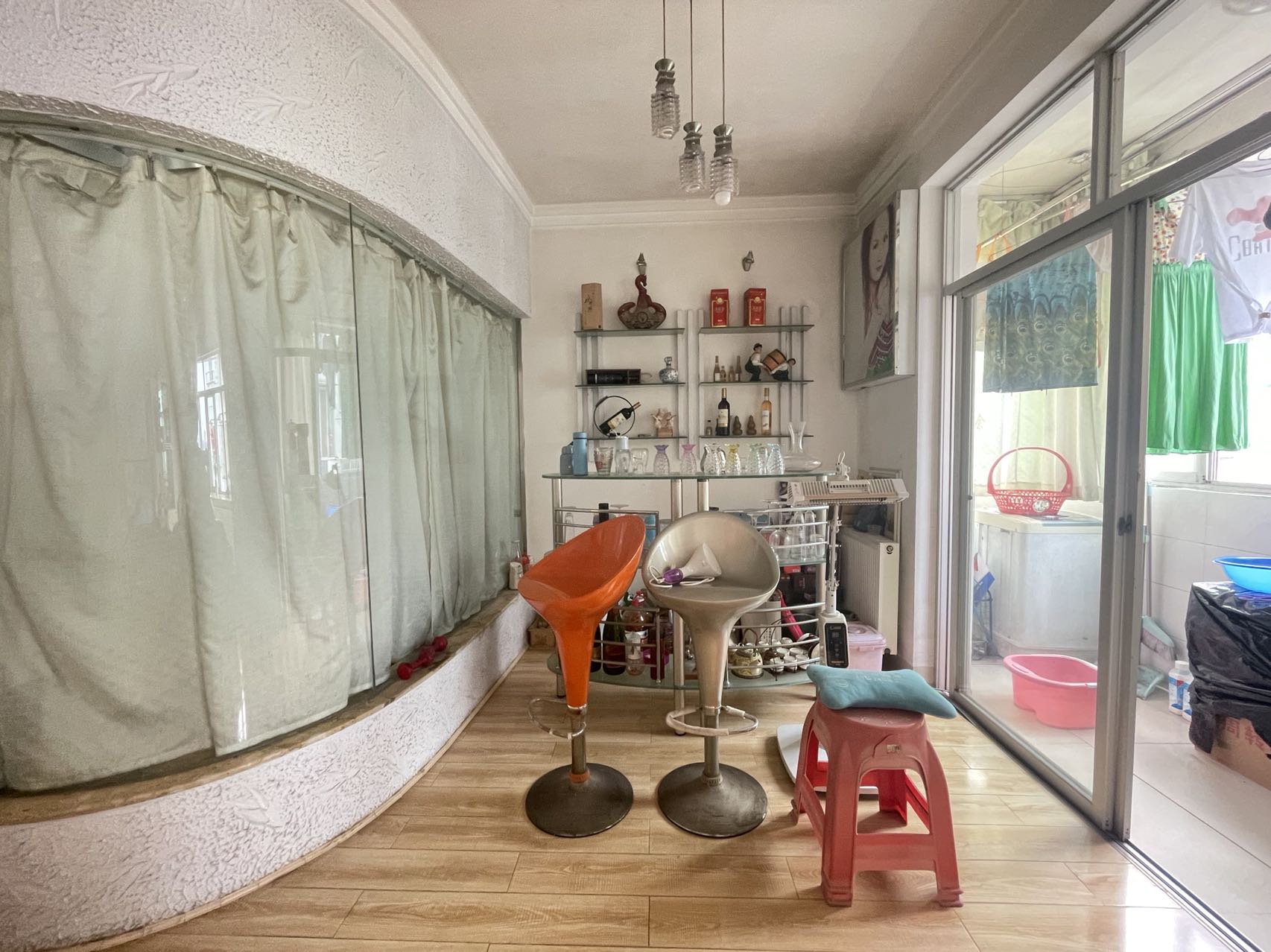 团结一村 5室2厅3卫 90.0万 团结一村 5室2厅3卫 90.0万客厅