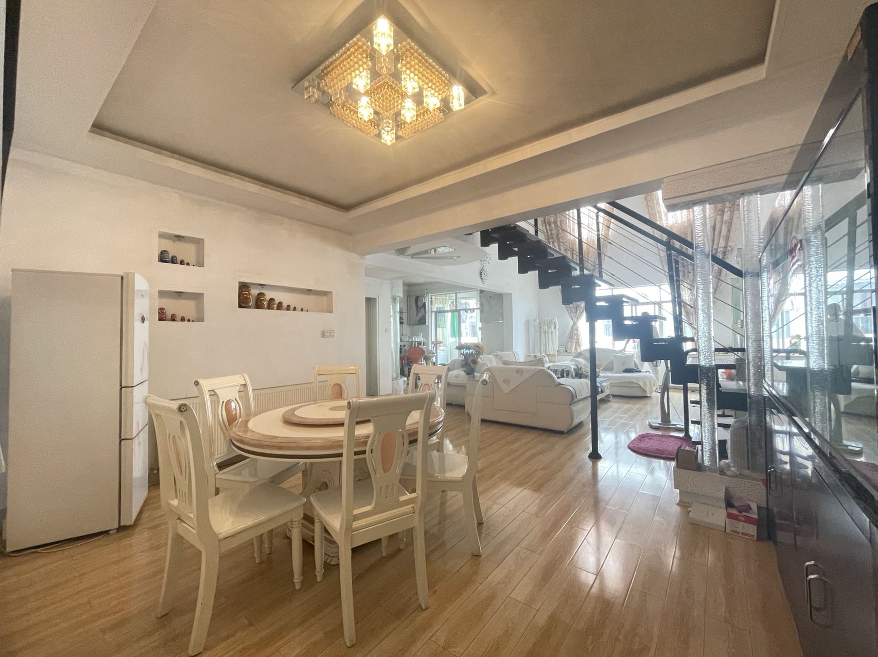 团结一村 5室2厅3卫 90.0万 团结一村 5室2厅3卫 90.0万客厅