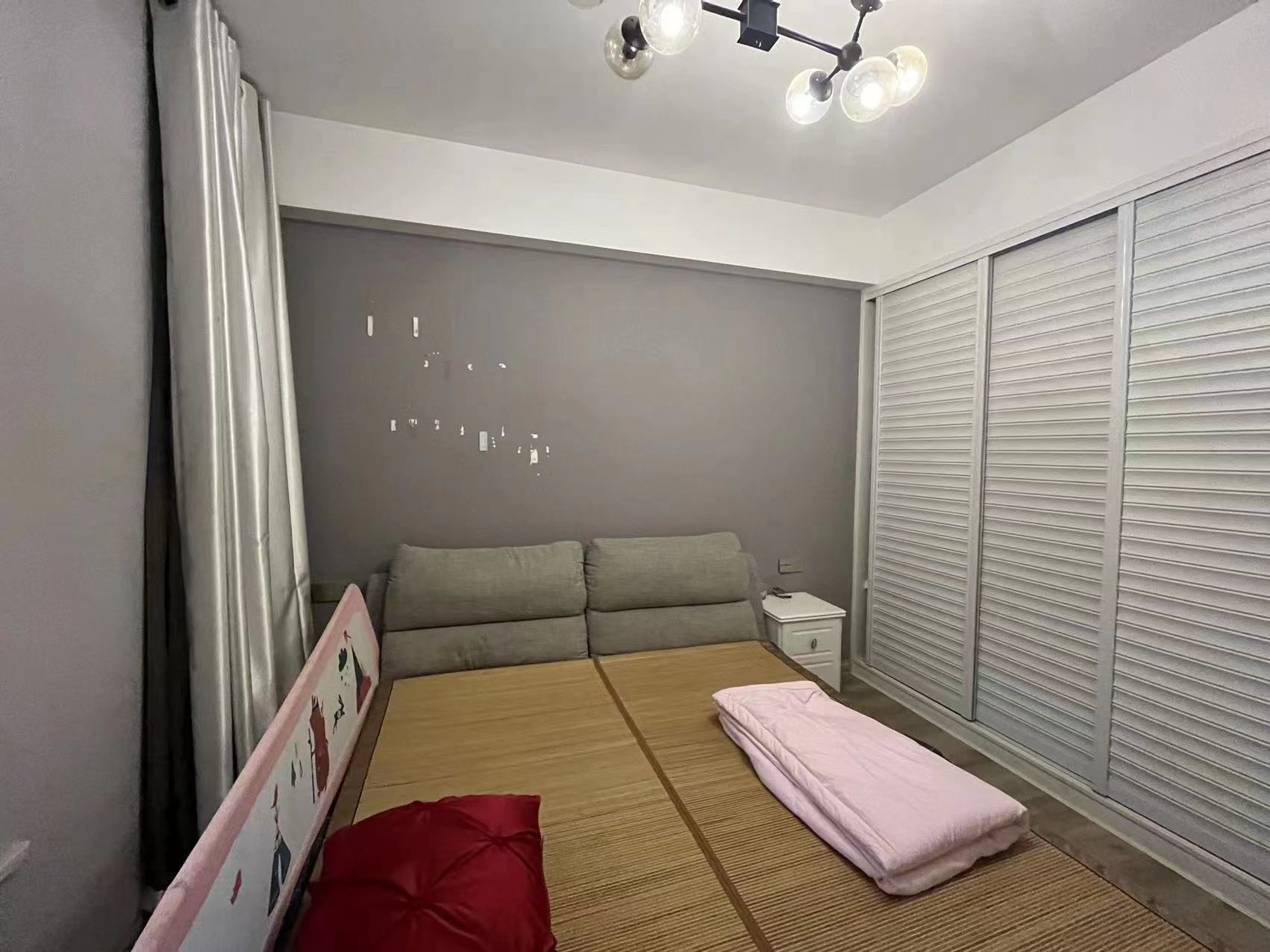 新桂广场 2室2厅1卫 63.0万 新桂广场 2室2厅1卫 63.0万客厅