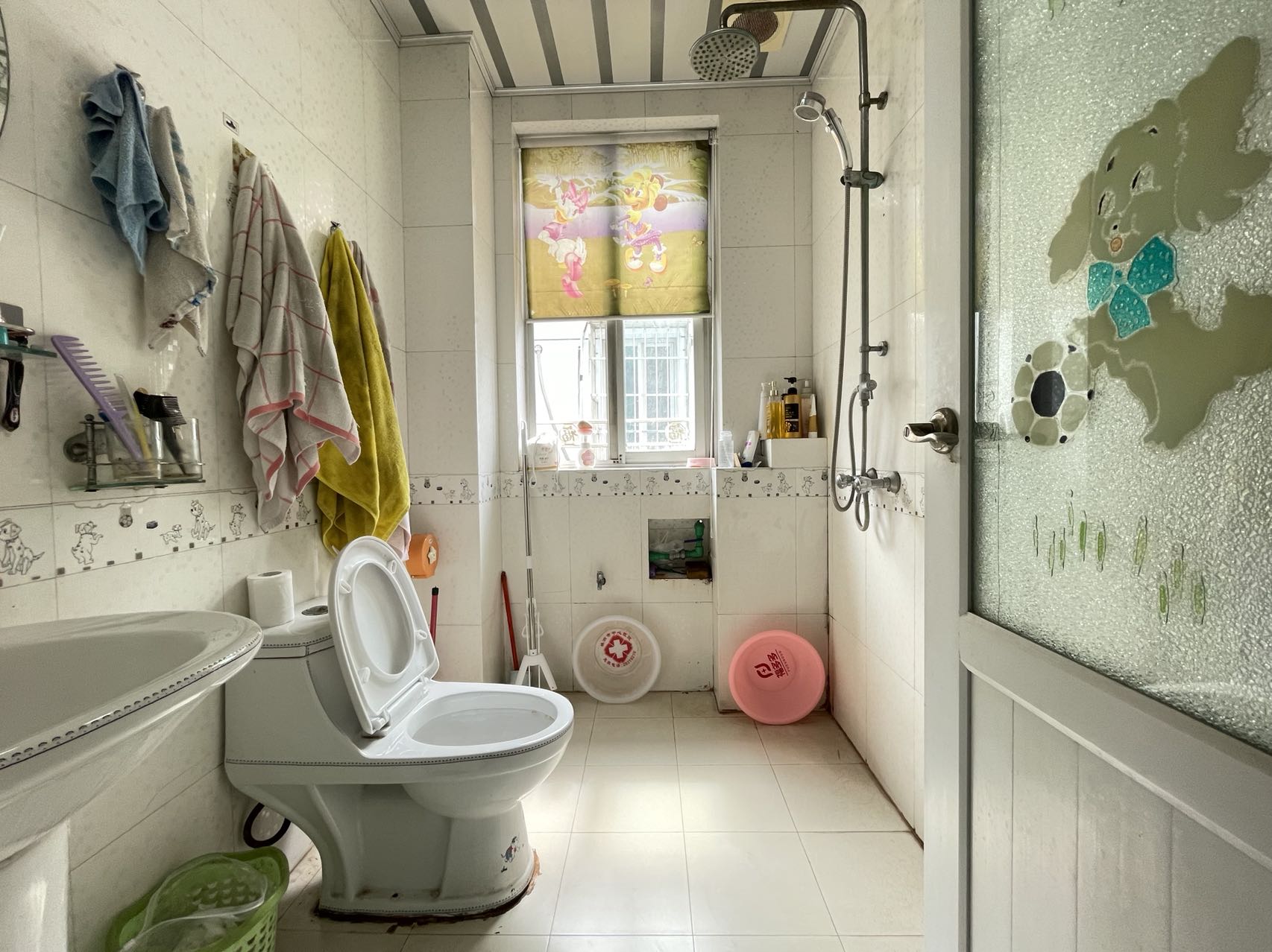 团结一村 5室2厅3卫 90.0万 团结一村 5室2厅3卫 90.0万客厅