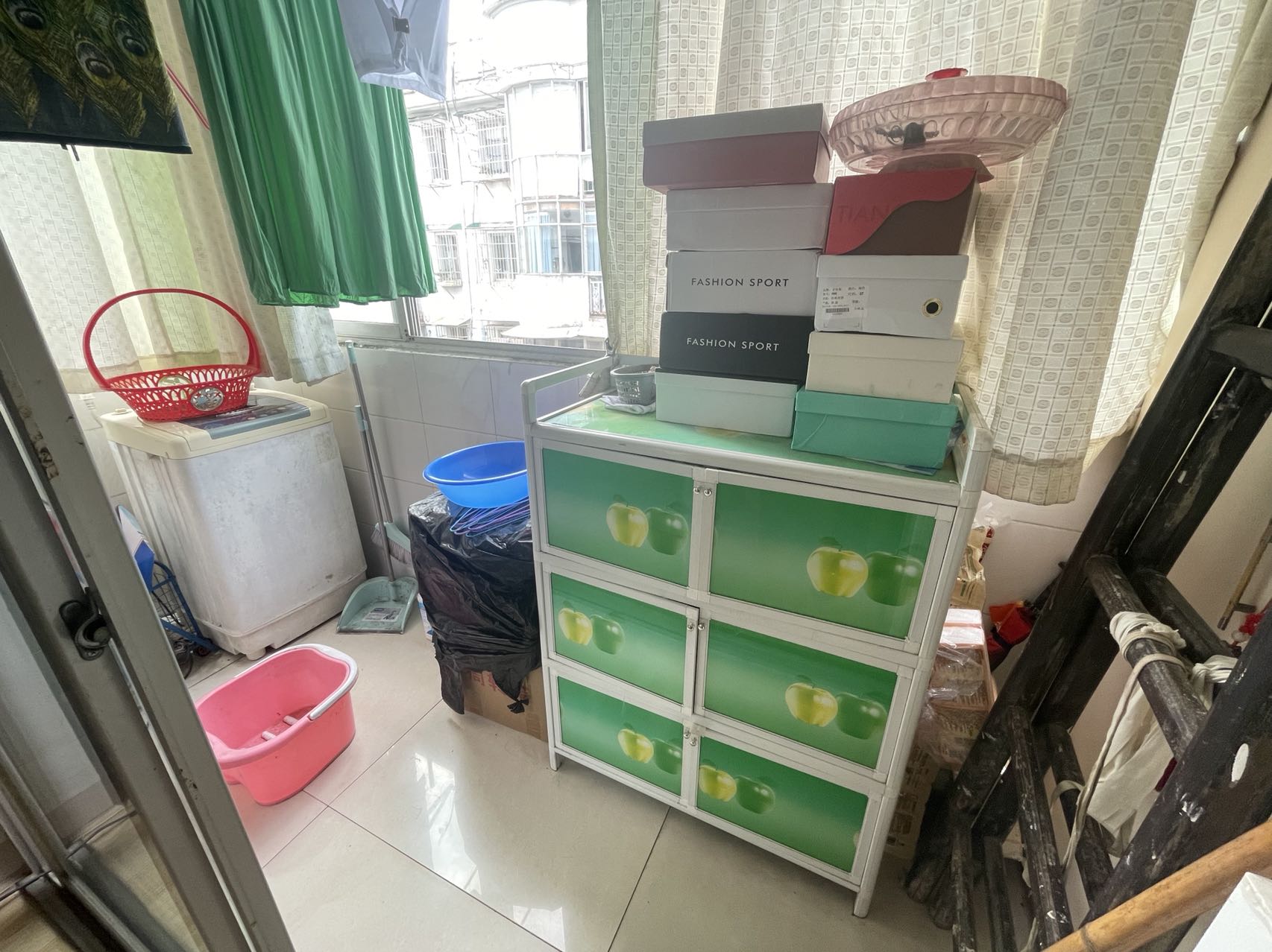 团结一村 5室2厅3卫 90.0万 团结一村 5室2厅3卫 90.0万客厅