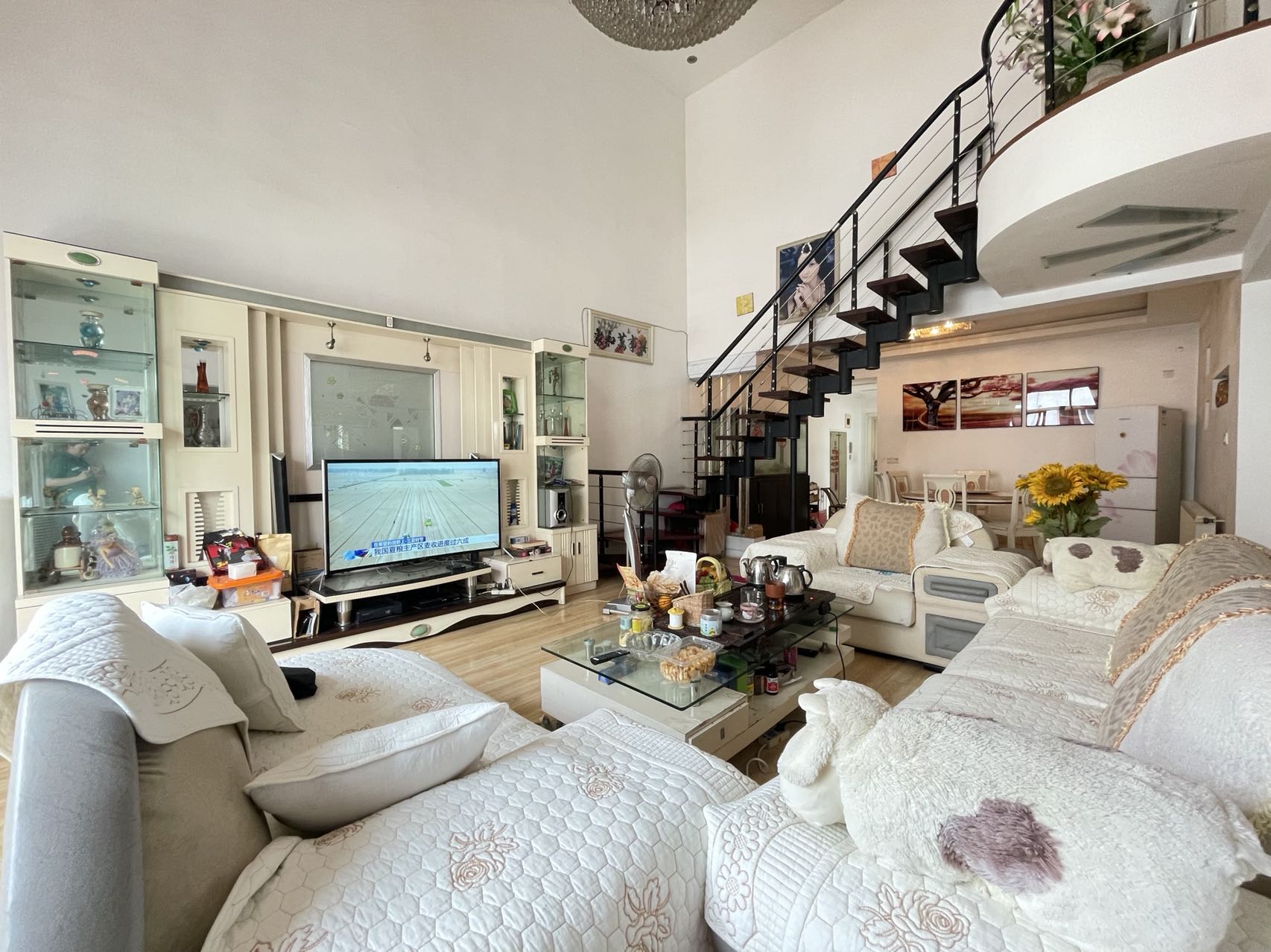 团结一村 5室2厅3卫 90.0万 团结一村 5室2厅3卫 90.0万客厅