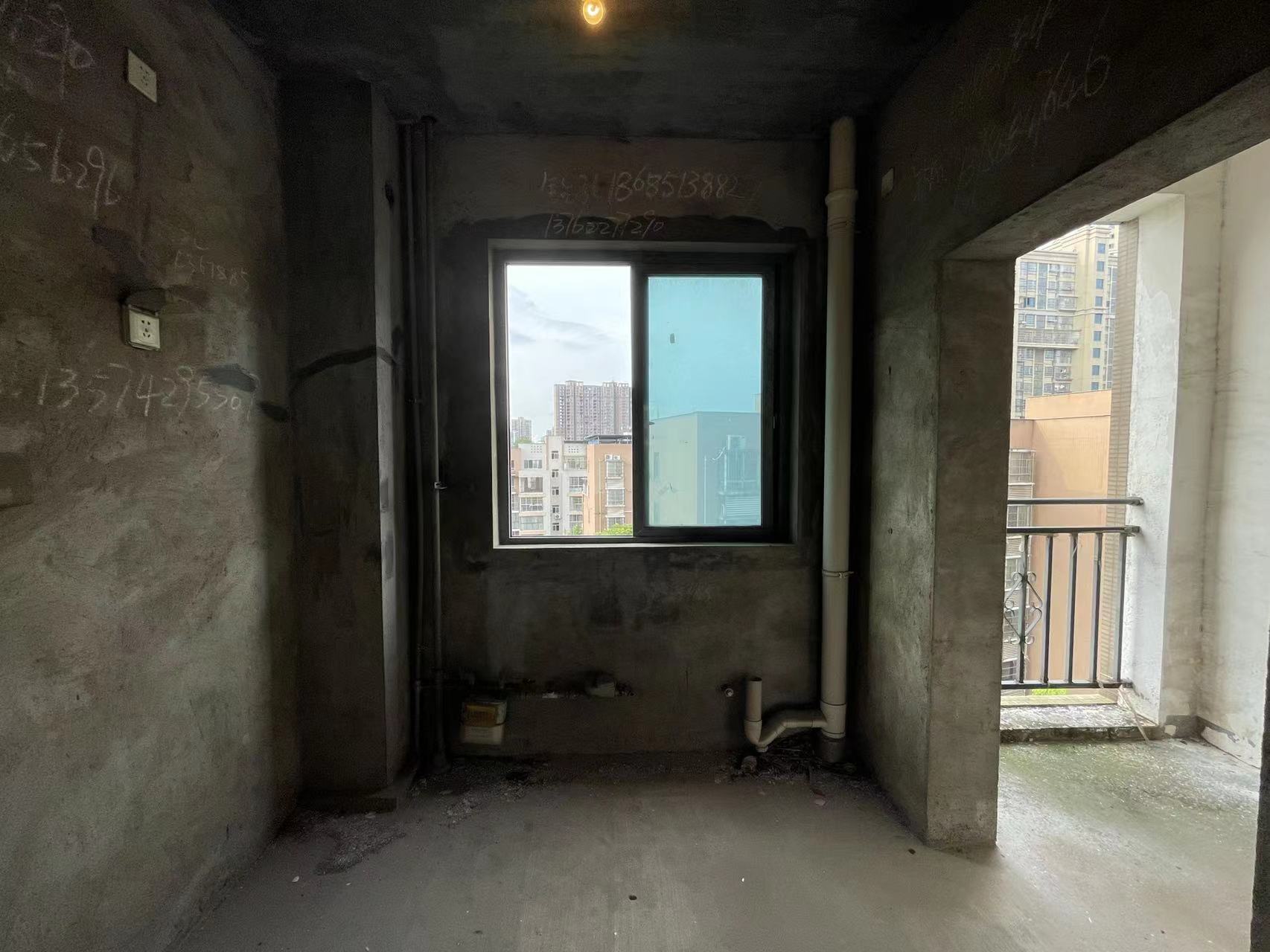 百江花园 3室2厅1卫 43.8万 百江花园 3室2厅1卫 43.8万客厅