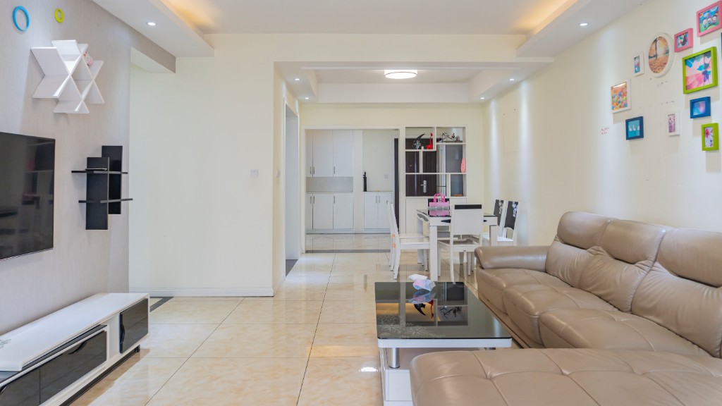 梓山湖领御  3室2厅2卫    80.0万 梓山湖领御  3室2厅2卫    80.0万客厅