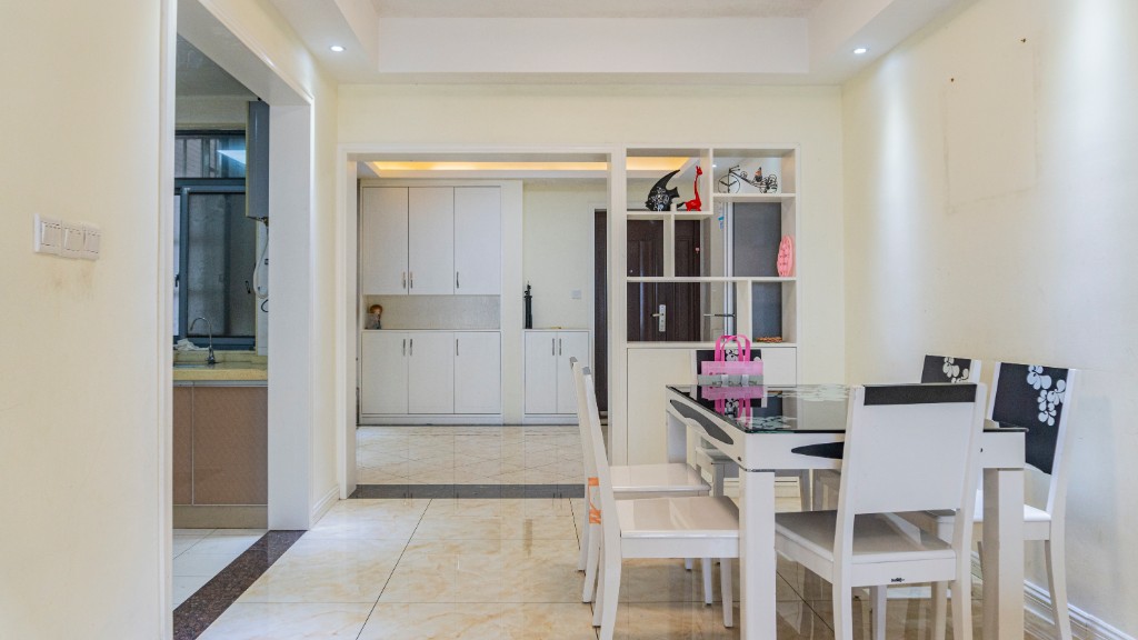 梓山湖领御  3室2厅2卫    80.0万 梓山湖领御  3室2厅2卫    80.0万客厅