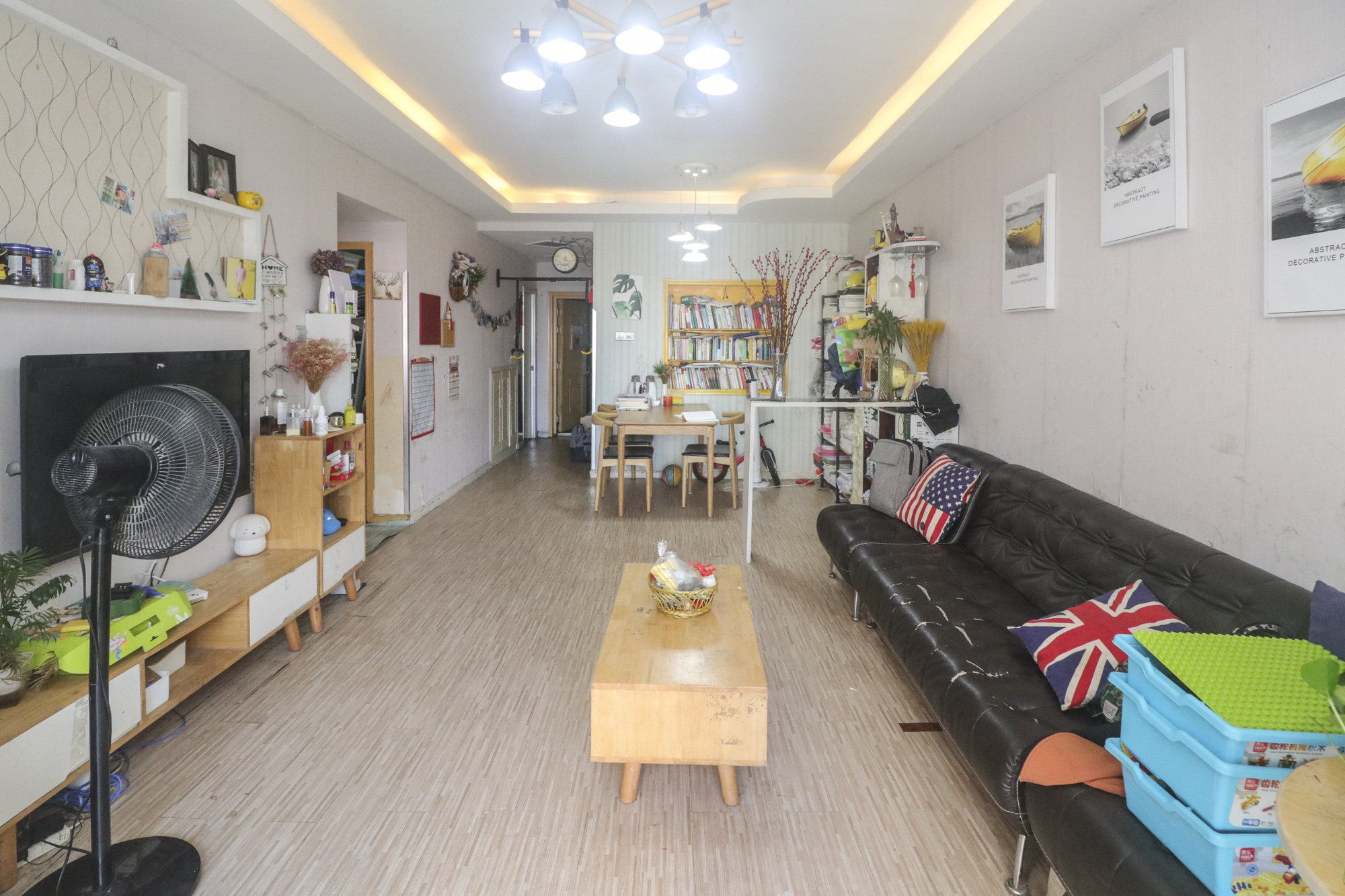 德润园 2室2厅1卫 67.0万 德润园 2室2厅1卫 67.0万客厅