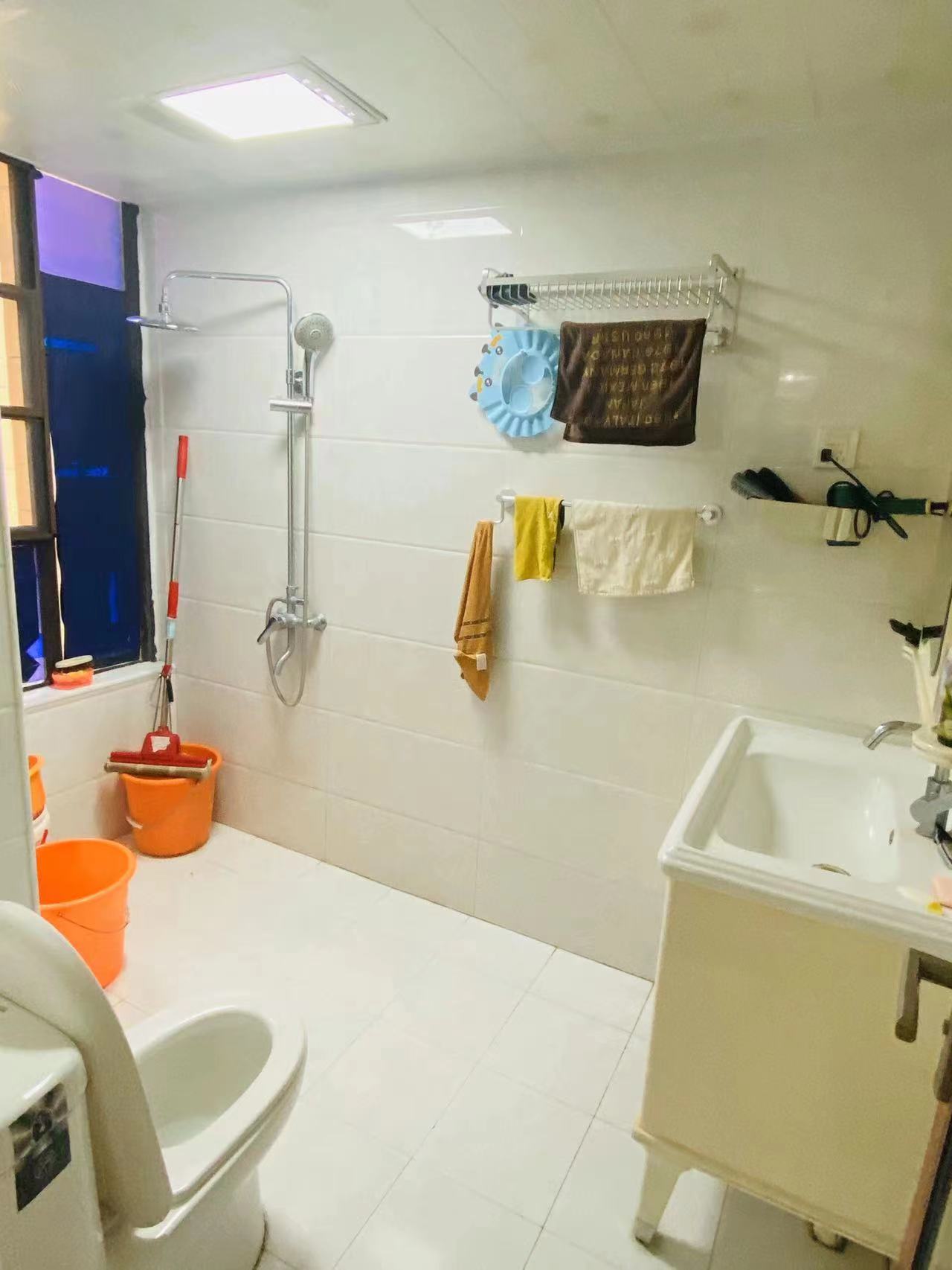 慧谷阳光 3室2厅1卫 75.80万 慧谷阳光 3室2厅1卫 75.80万客厅