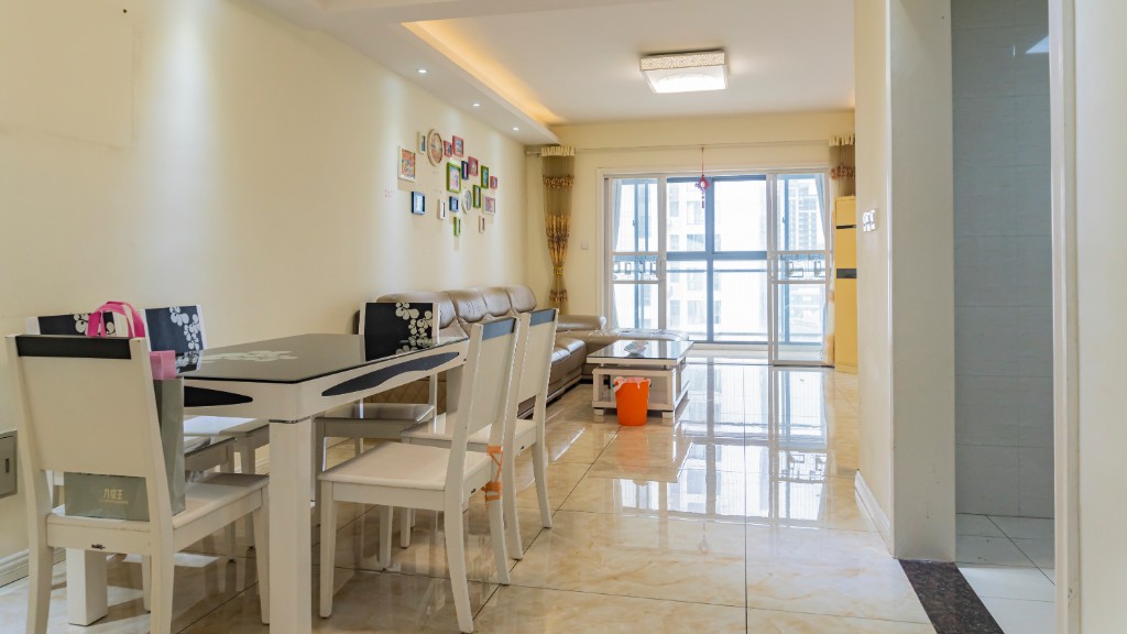 梓山湖领御  3室2厅2卫    80.0万 梓山湖领御  3室2厅2卫    80.0万客厅