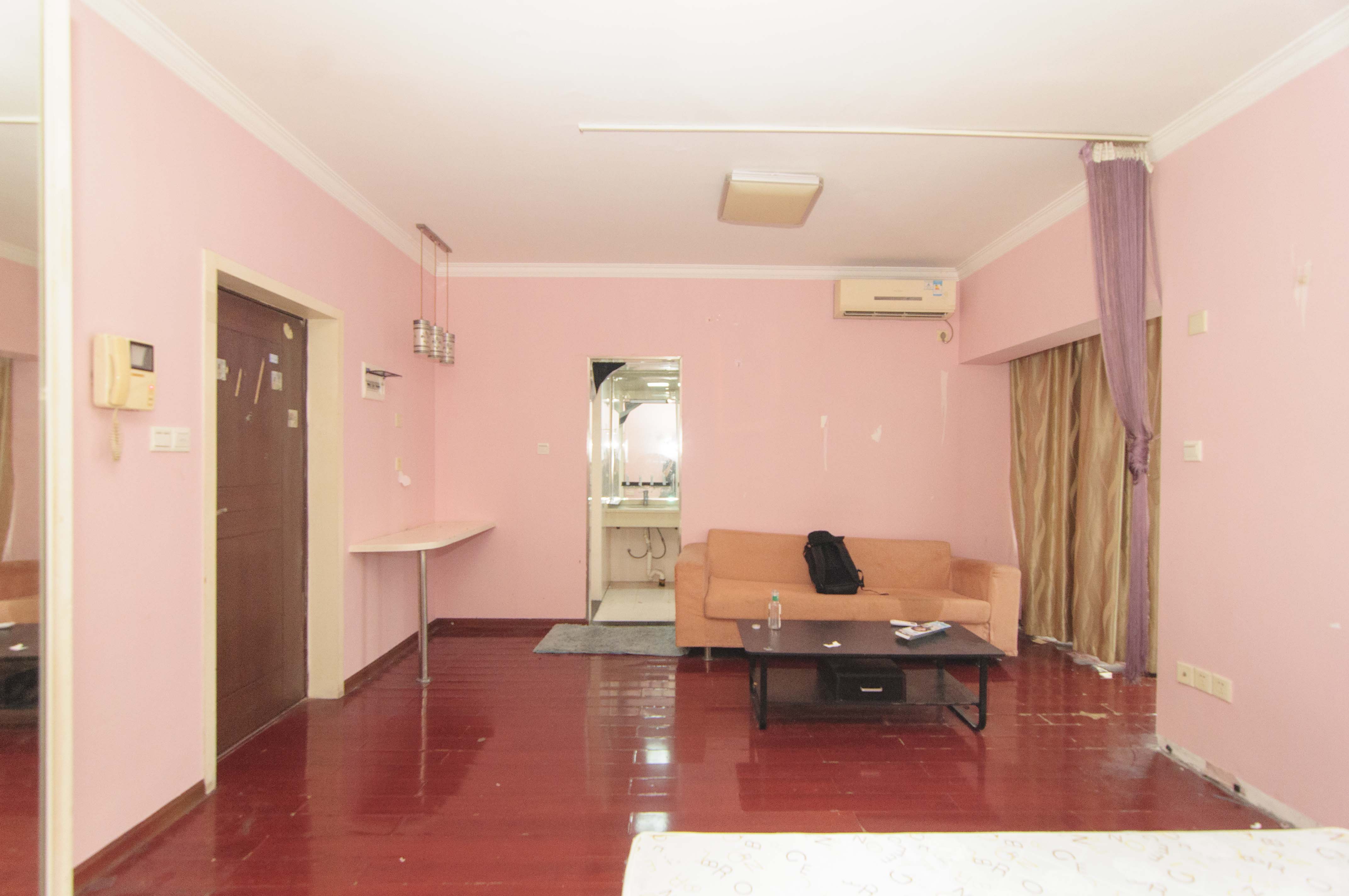 白沙晶城  1室1厅1卫    44.4万客厅