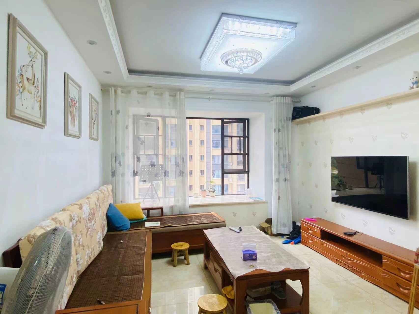 慧谷阳光 3室2厅1卫 75.80万 慧谷阳光 3室2厅1卫 75.80万客厅