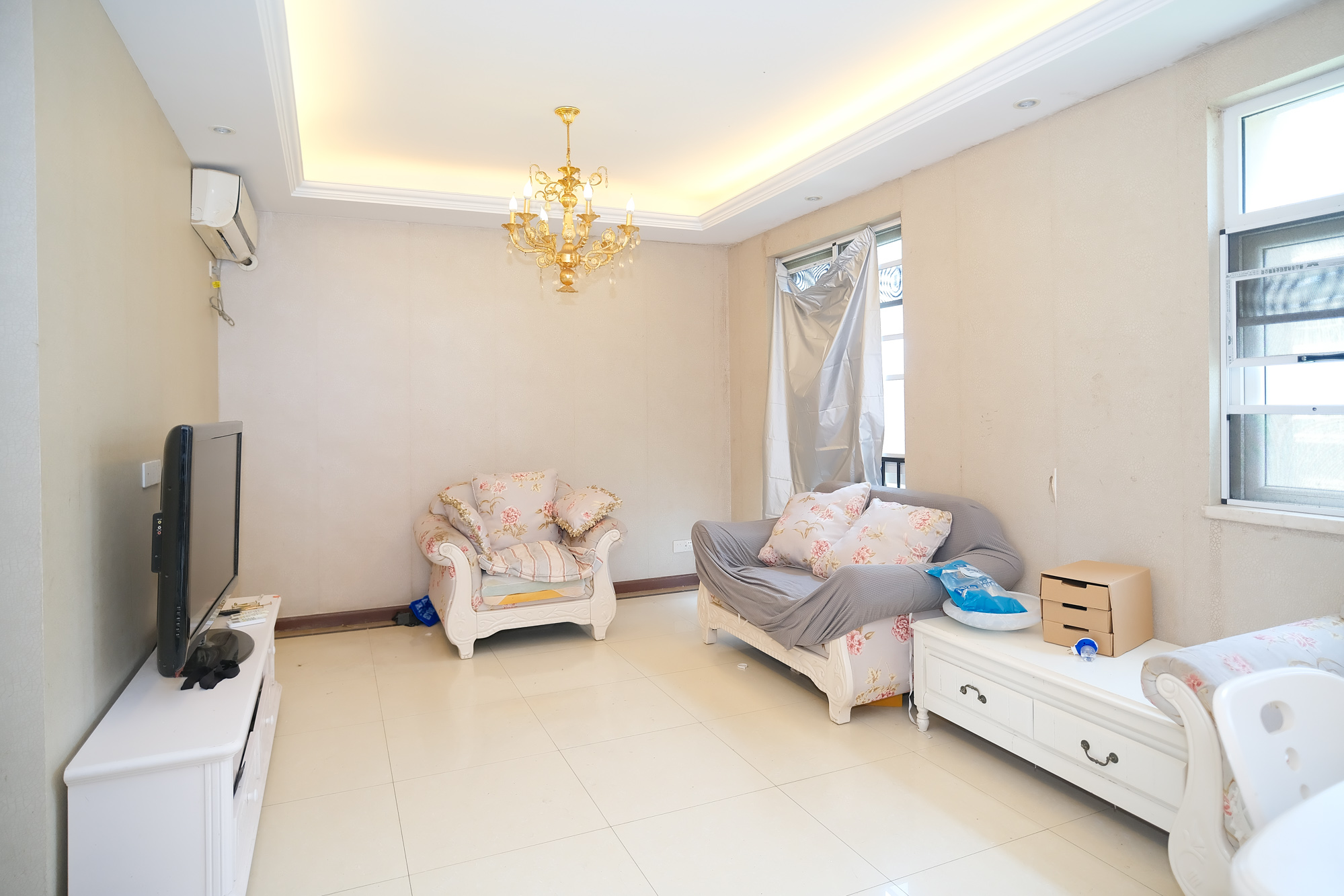 郡原居里 3室2厅1卫 50.0万 郡原居里 3室2厅1卫 50.0万客厅