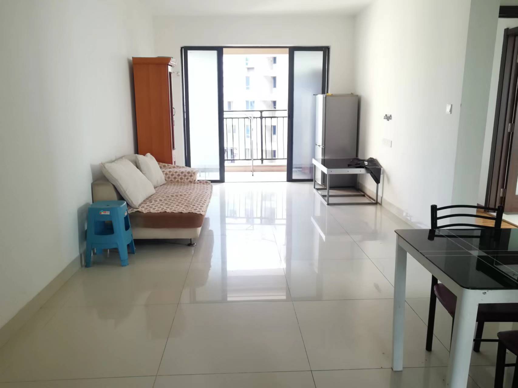 碧桂园 3室2厅2卫 59.8万 碧桂园 3室2厅2卫 59.8万客厅