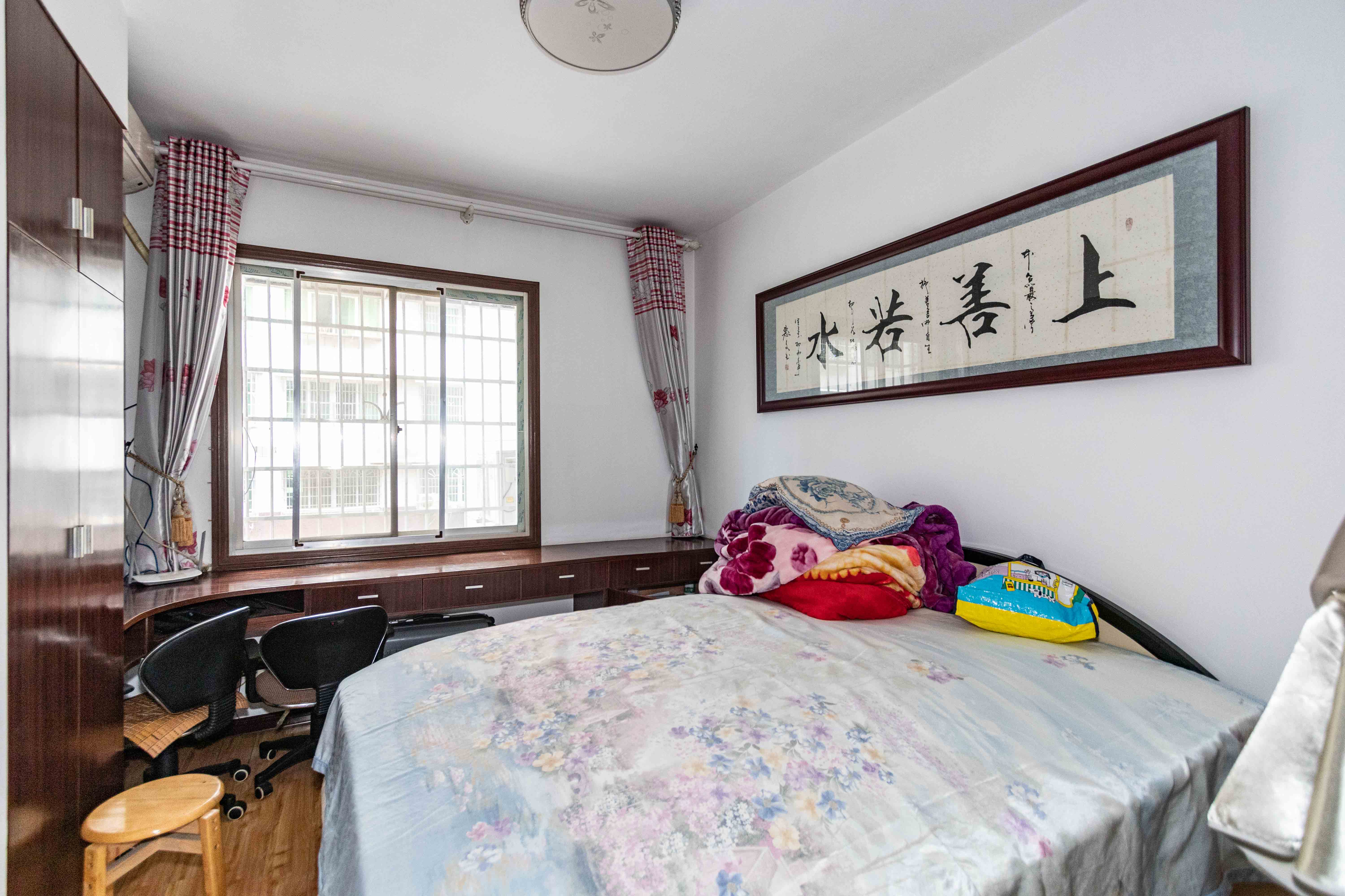 中石化西南石油局单位房（中南石油局四普基地花园小区）  3室2厅2卫   76.50万卧室