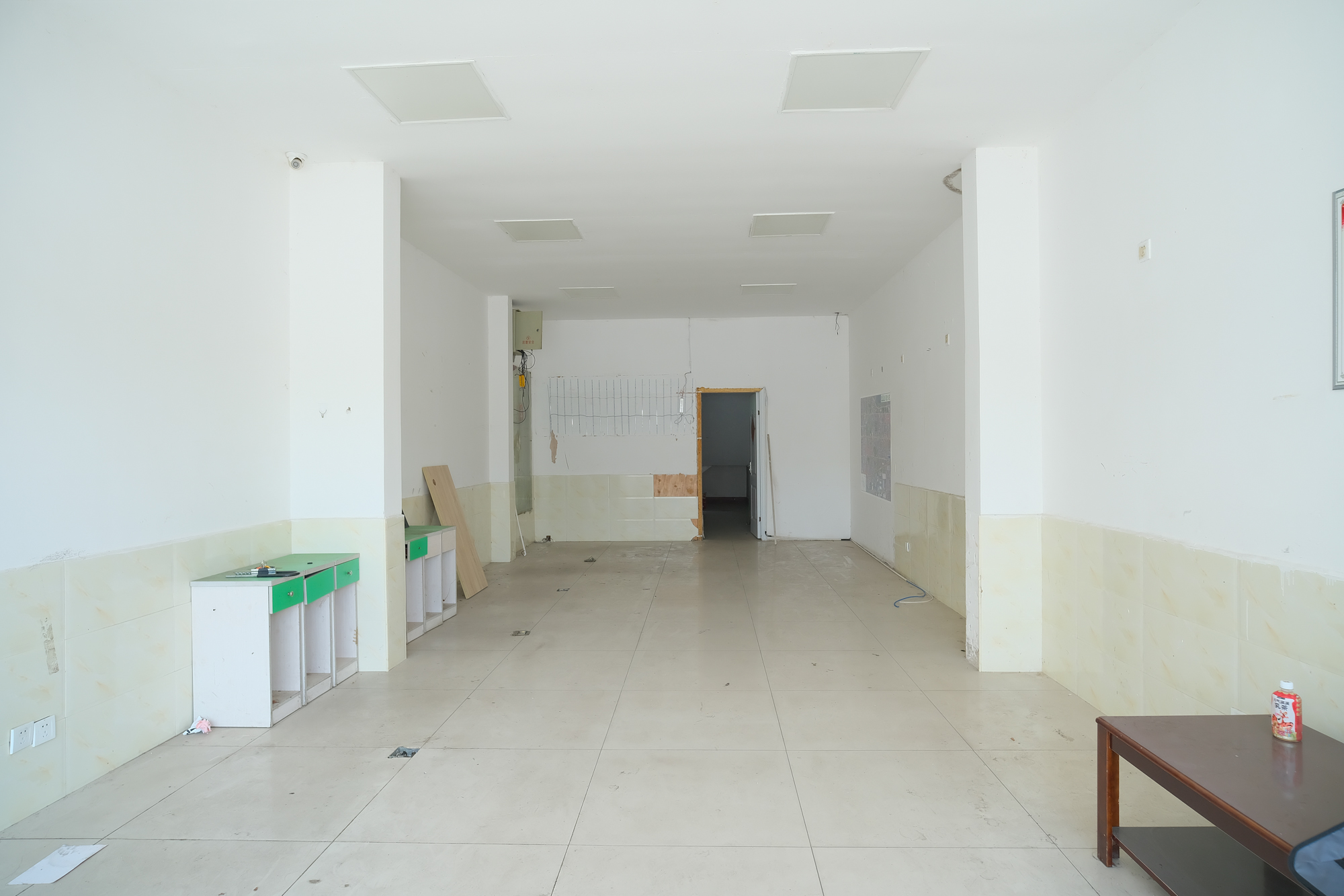 山水人家三期 1室1厅1卫 180.0万 山水人家三期 1室1厅1卫 180.0万客厅