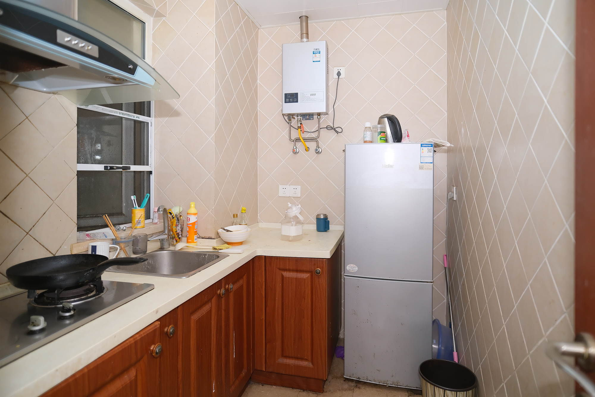 郡原居里 3室2厅1卫 50.0万 郡原居里 3室2厅1卫 50.0万厨房